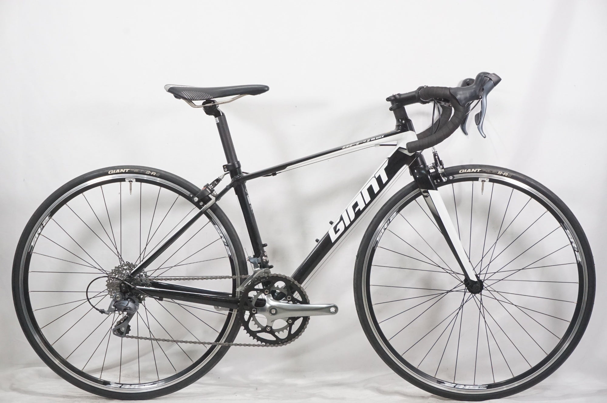 GIANT 「ジャイアント」 DEFY4 2015年モデル ロードバイク