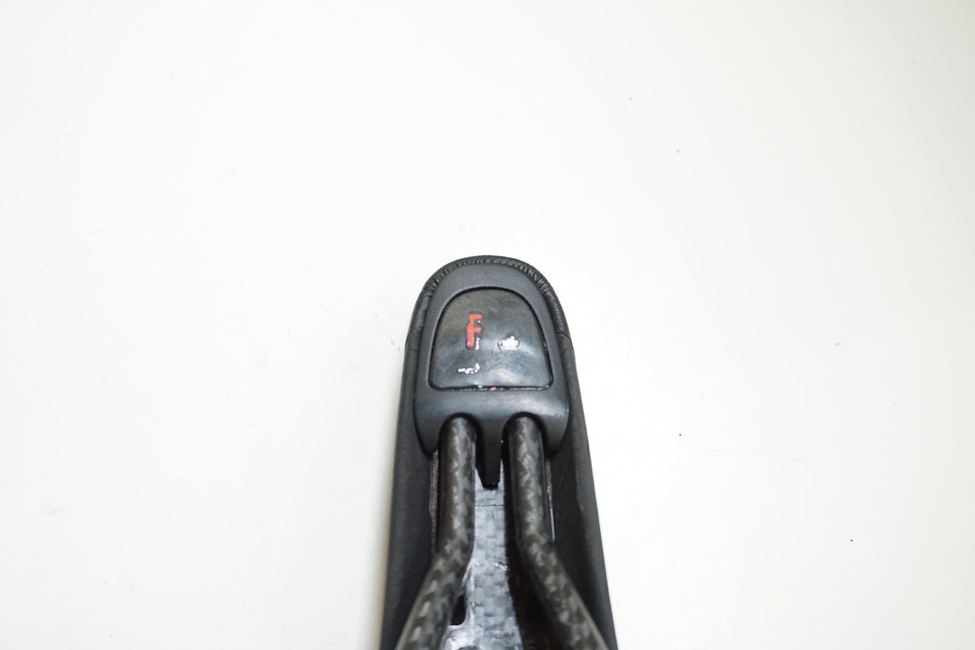 FIZIK 「フィジーク」 ARIONE R1 カーボン サドル / 大宮店