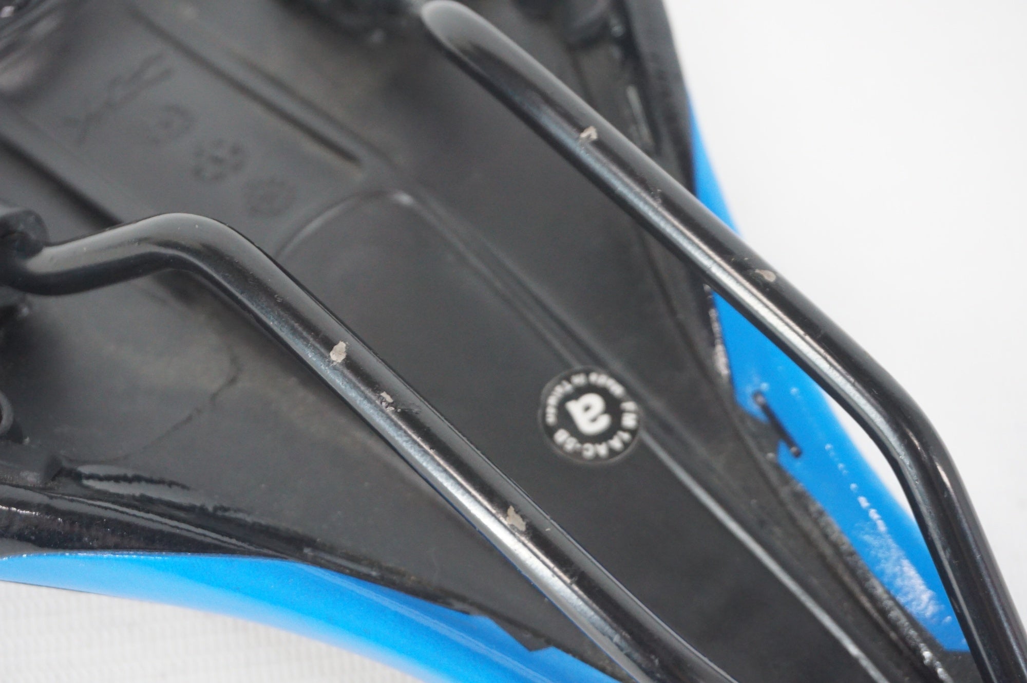 DDK 「ディーディーケー」 MERIDA サドル / 阪急塚口店