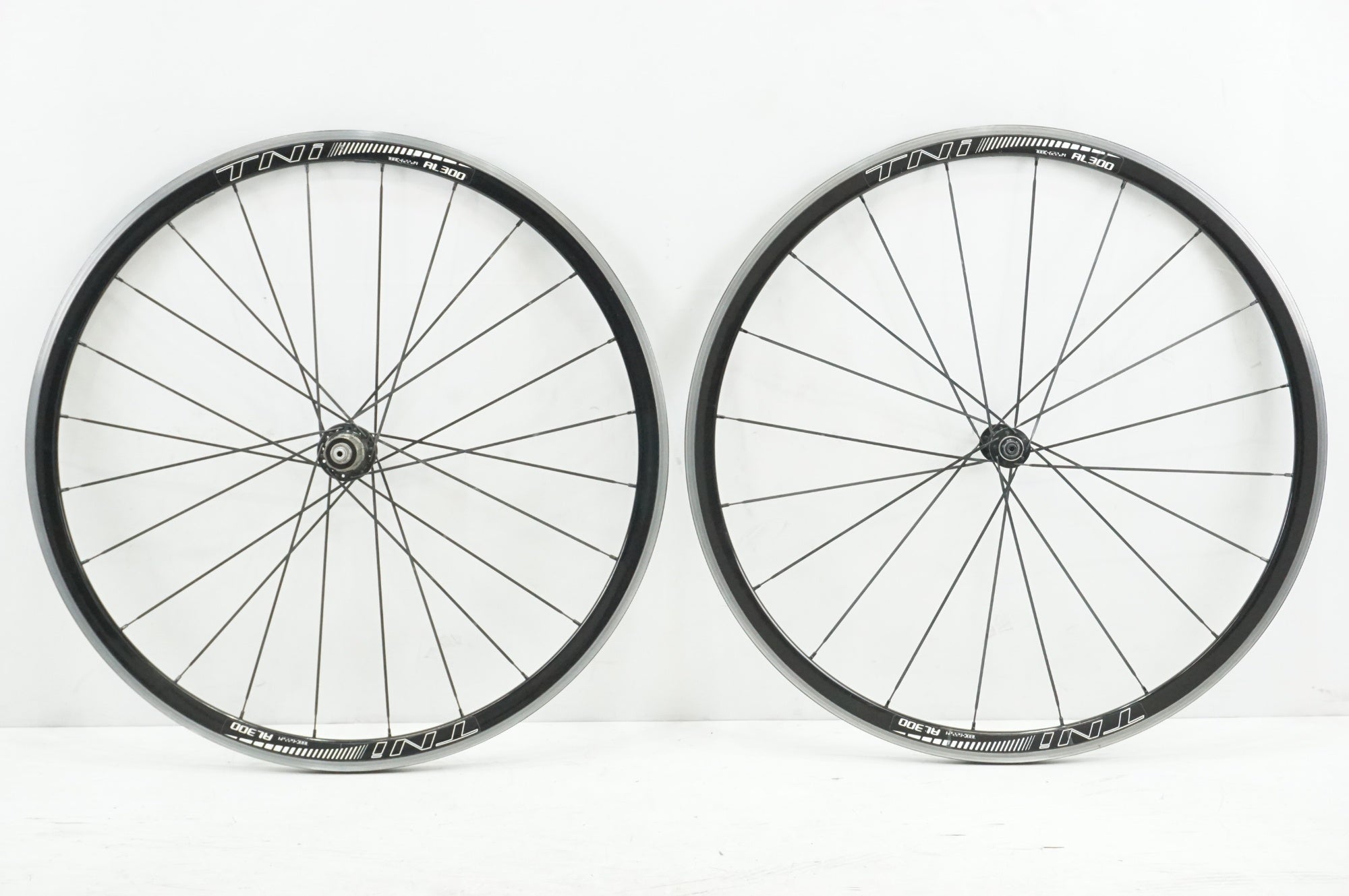 TNI AL300 CYCROC ピストリアホイール TNI ( ティエヌアイ ) トラック/ピストホイール AL300 X GC TRACKHUB F