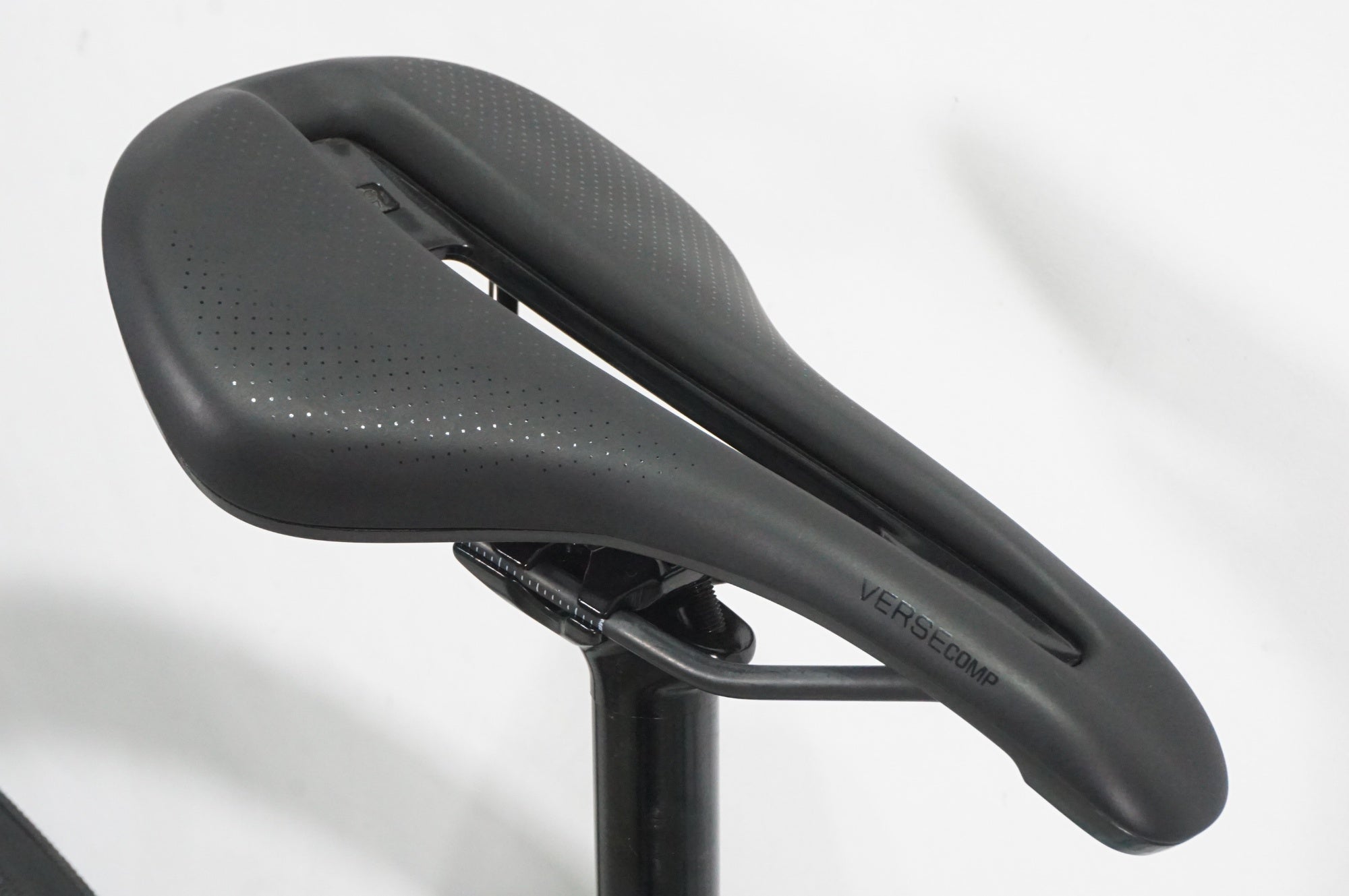 TREK 「トレック」 DOMANE AL4 DISC 2023年モデル ロードバイク / AKIBA店