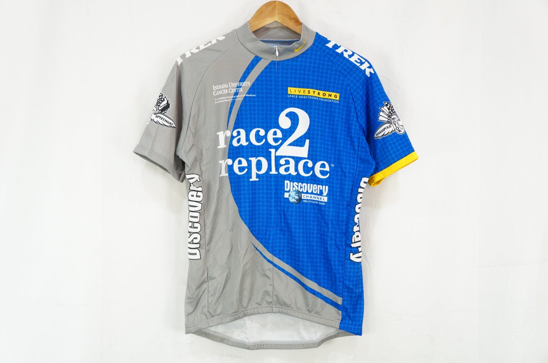 NIKE 「ナイキ」 TREK LIVEATRONG Lサイズ 半袖ジャージ / バイチャリ浦和ベース