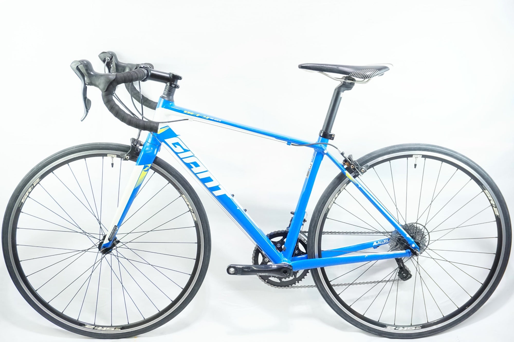 GIANT 「ジャイアント」 DEFY 3 2015年モデル ロードバイク / 中目黒店