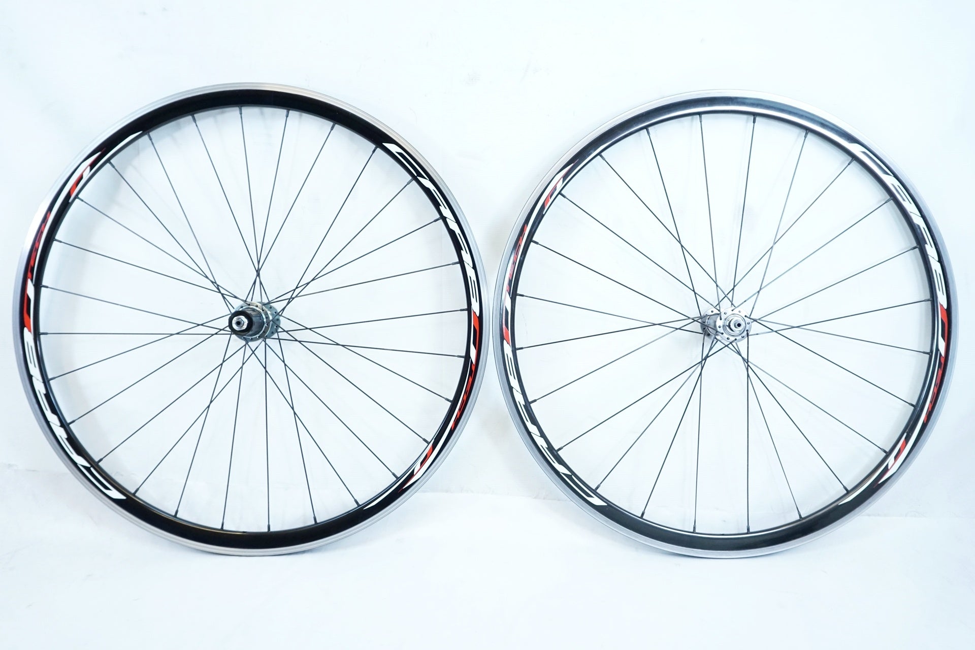 CARBOTECH 「カーボテック」 シマノ10速 ホイールセット / バイチャリ世田谷店