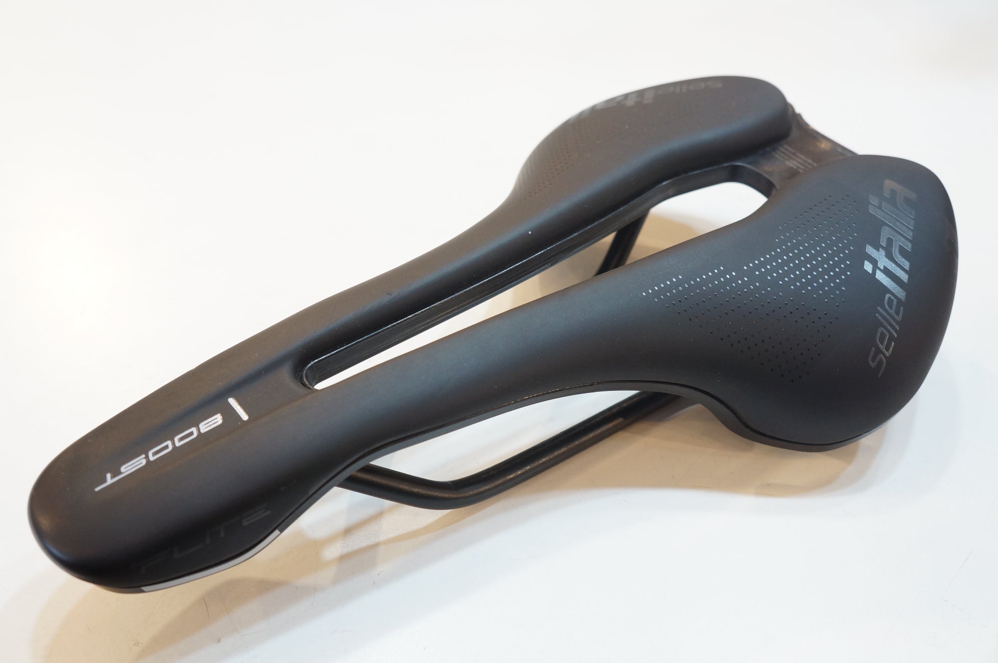 SELLE ITALIA 「セラ イタリア」 FLITE BOOST サドル / バイチャリ浦和ベース