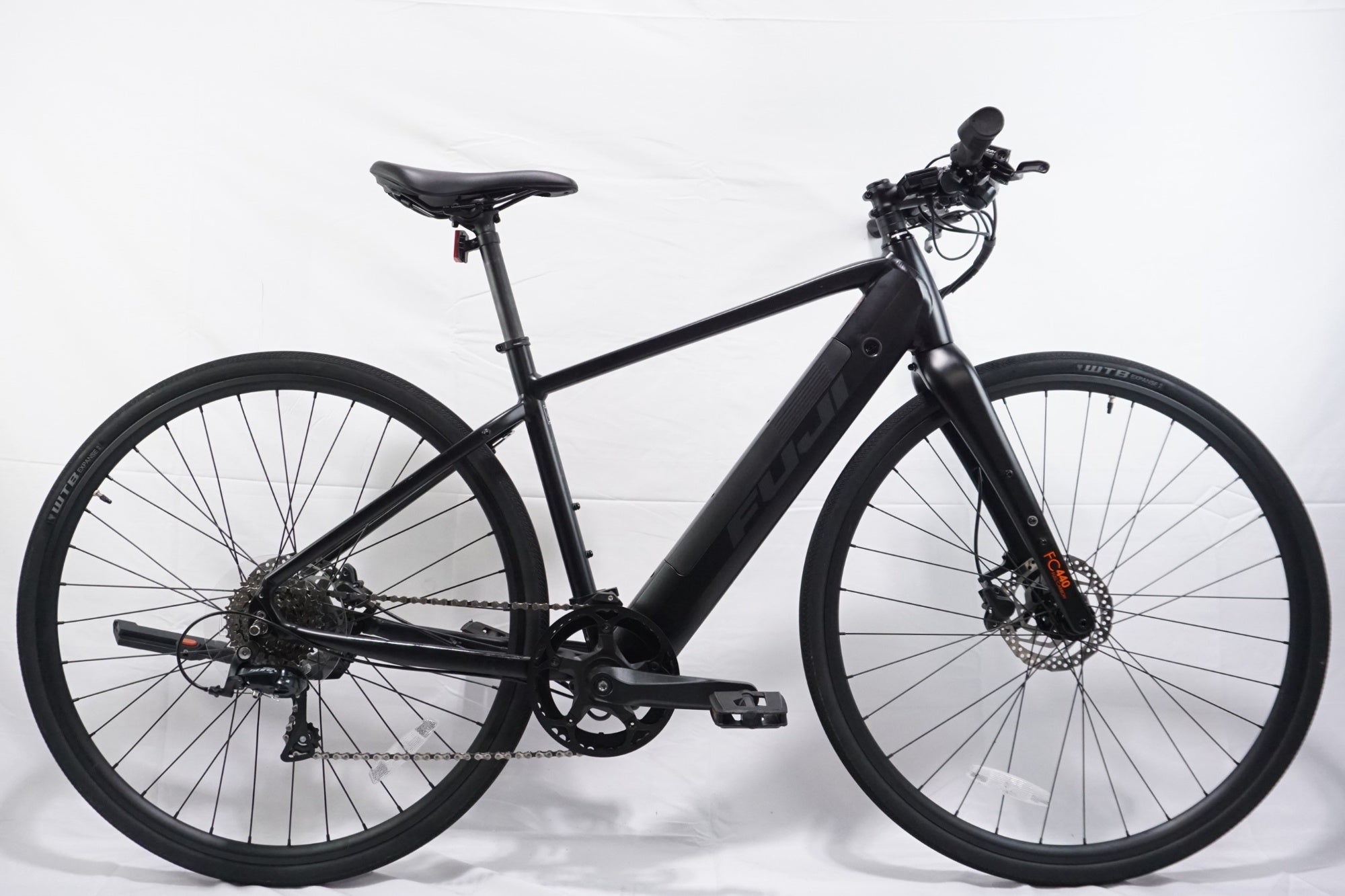 FUJI 「フジ」 MOTIVATOR 2024年モデル 700C eBIKE / 中目黒店 ｜ バイチャリ公式オンラインショップ 【スポーツ自転車 買取販売専門店】