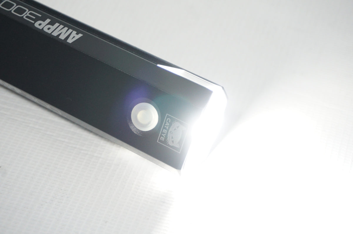 CATEYE 「キャットアイ」 AMPP300 HL-EL083RC フロントライト / 阪急塚口店