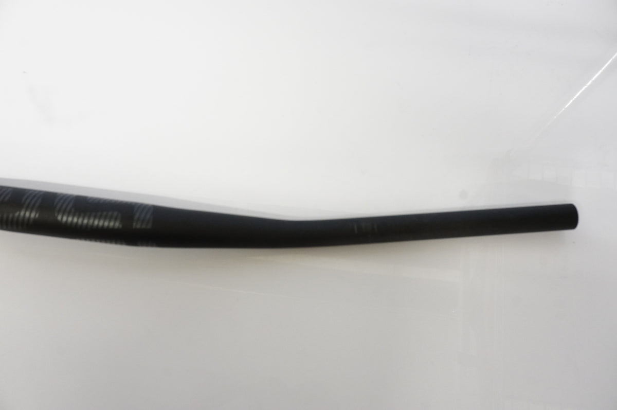 E THIRTEEN 「イーサーティーン」 PLUS φ35 800mm ライザーバー / 浜松店