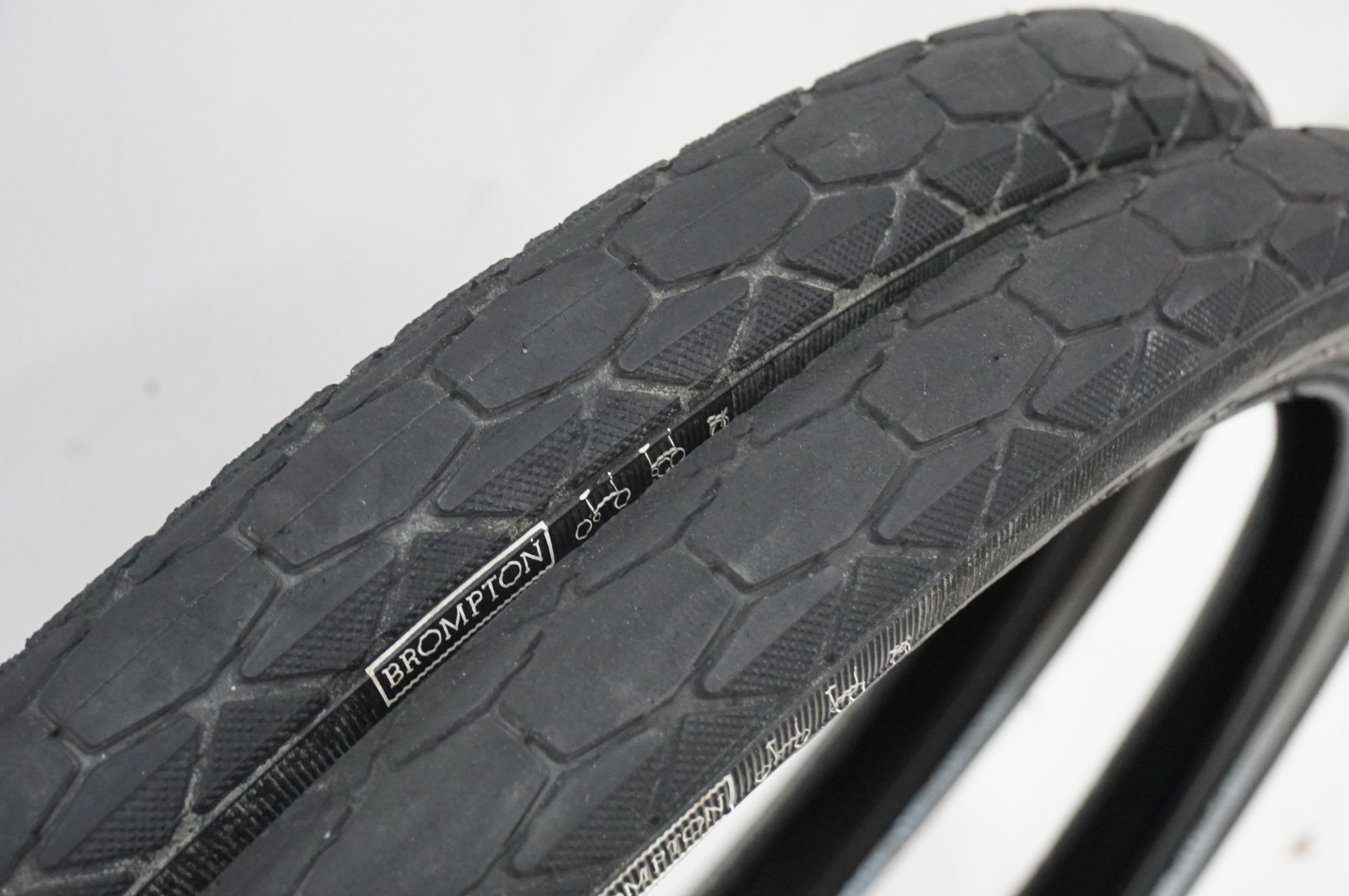 BROMPTON 「ブロンプトン」 純正 16x1 3/8 タイヤセット / 大宮店