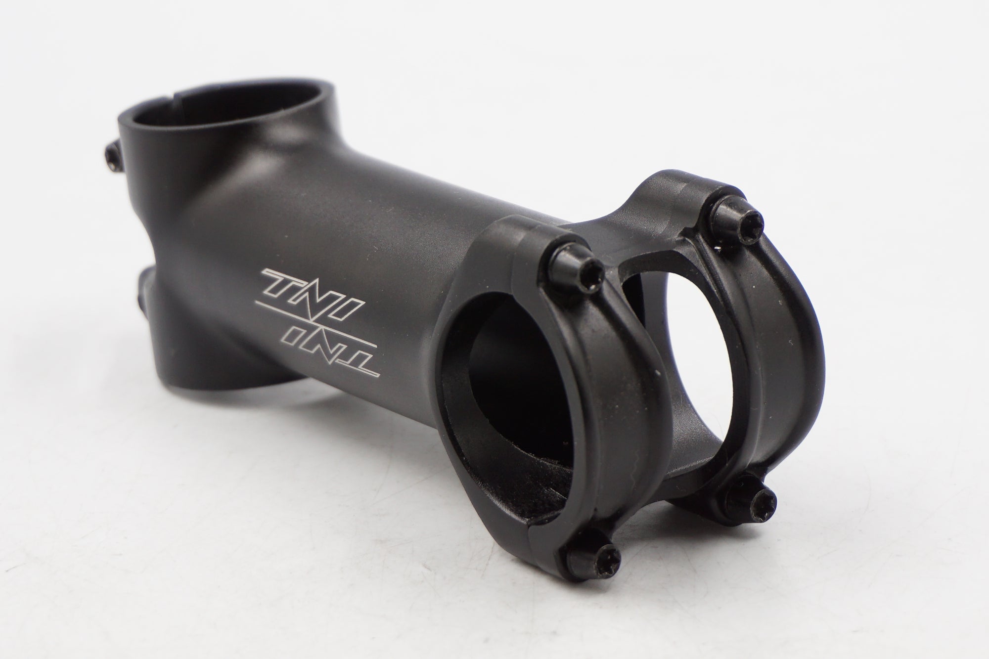 TNI 「ティーエヌアイ」 HELIUM Φ31.8 90mm ステム / 奈良店