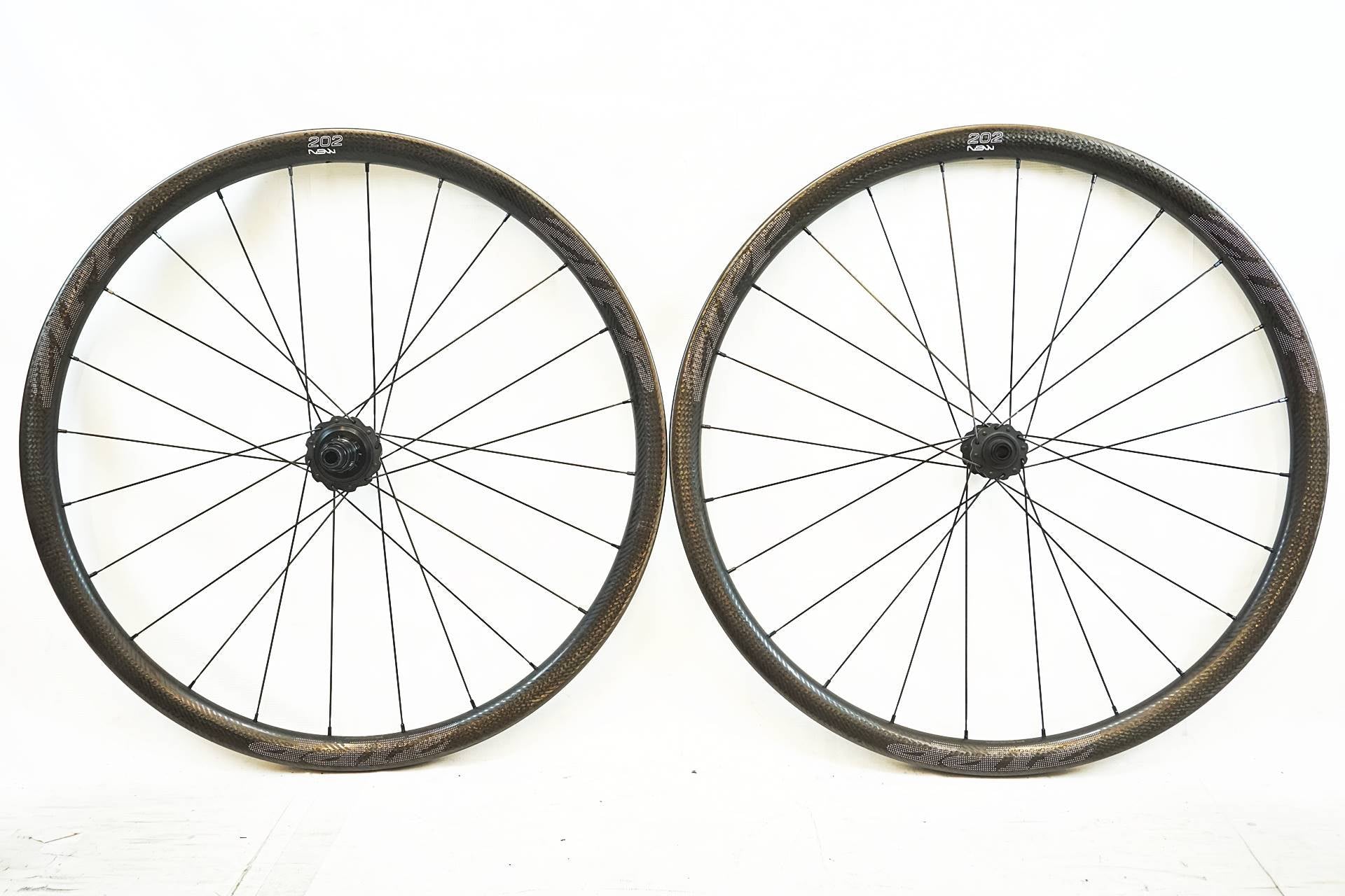 新品ZIPP 202 NSWリムブレーキ用Shimanoフリー　リアのみ ZIPP 「ジップ」 202 NSW DISC ホイールセット / 有明ガーデン店
