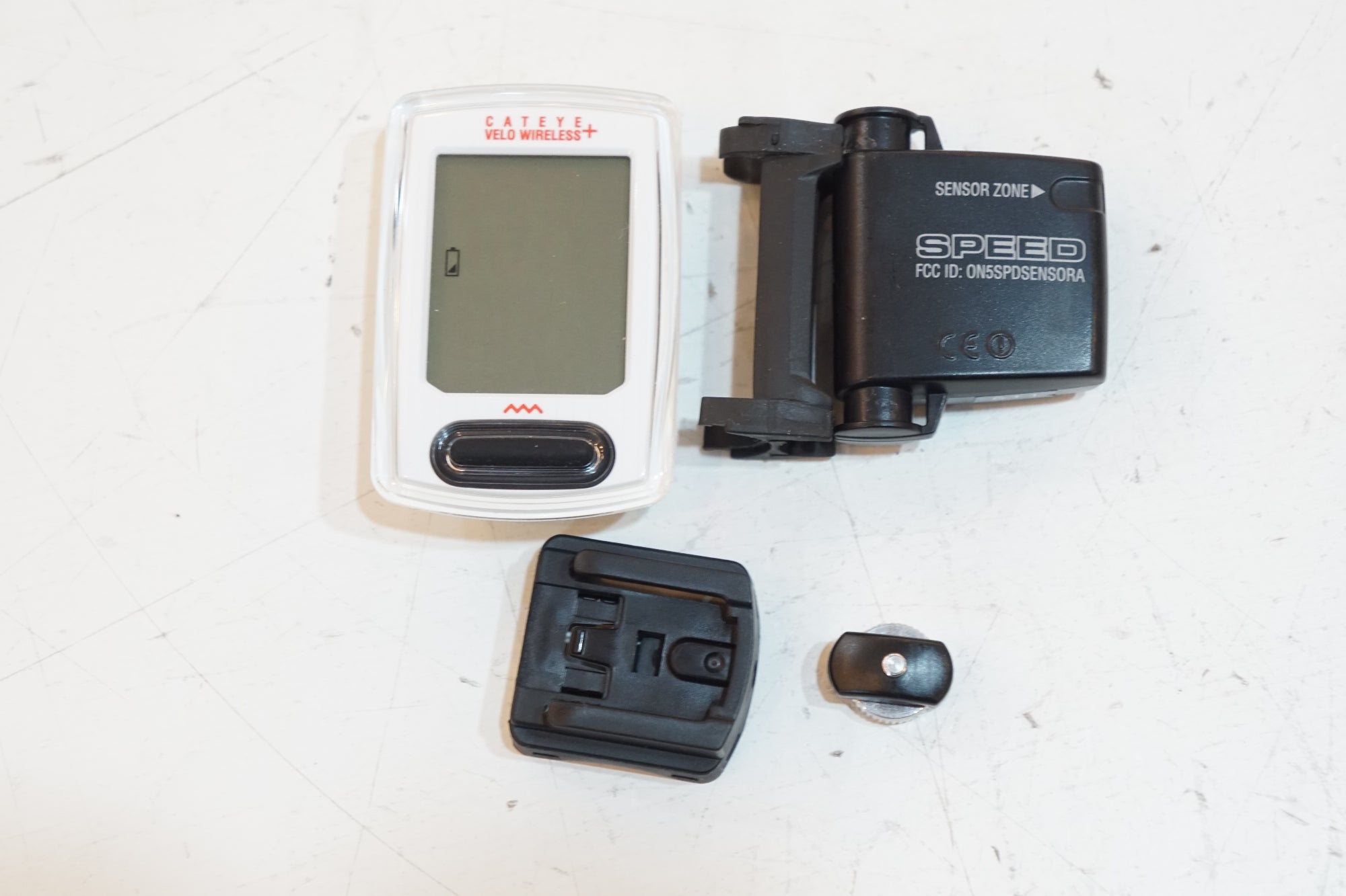 CATEYE 「キャットアイ」 VELO WIRELESS+ CC-VT210W サイクルコンピューター / バイチャリ浦和ベース