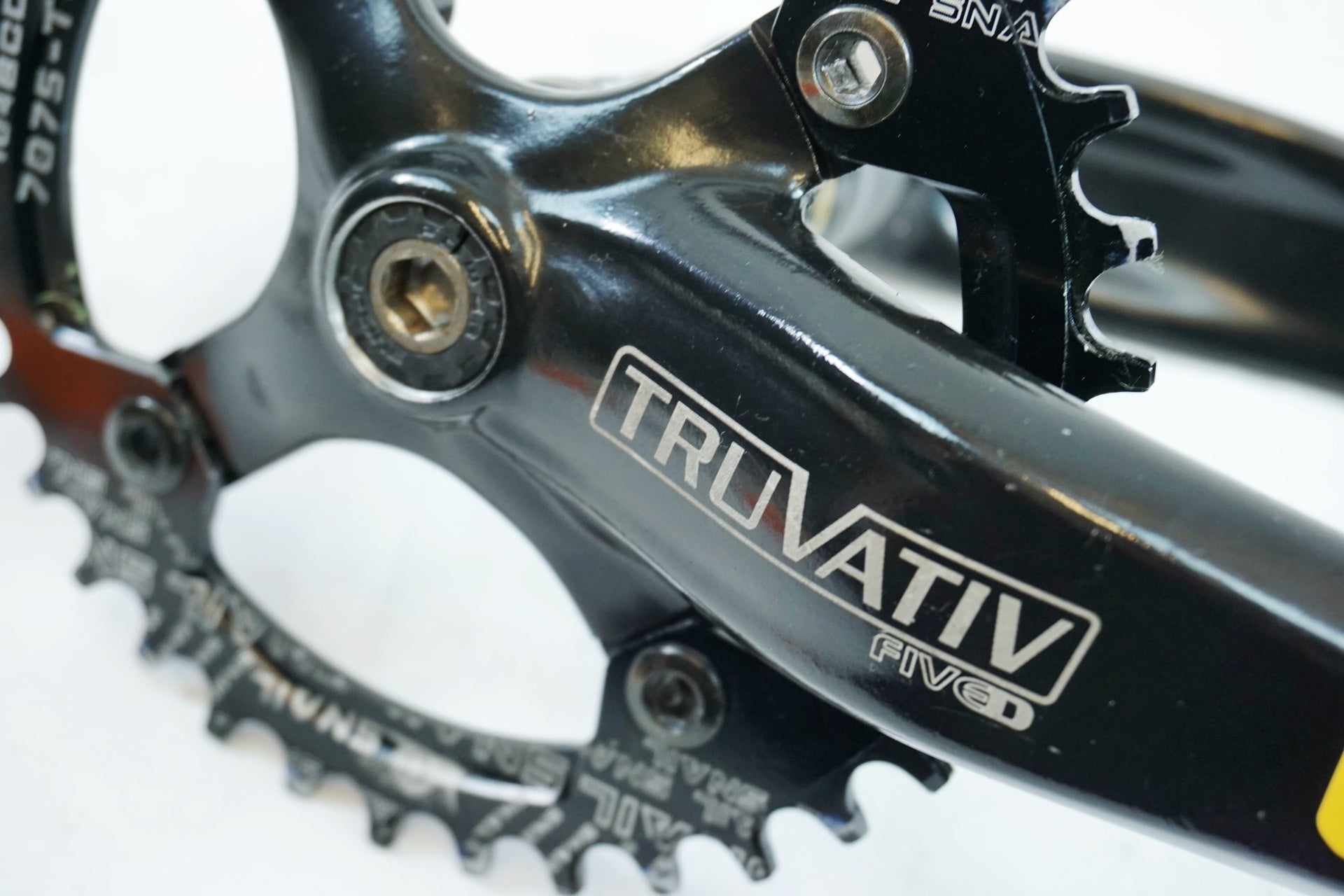 TRUVATIV 「トラヴァティブ」 36T 175mm クランクセット / 有明ガーデン店
