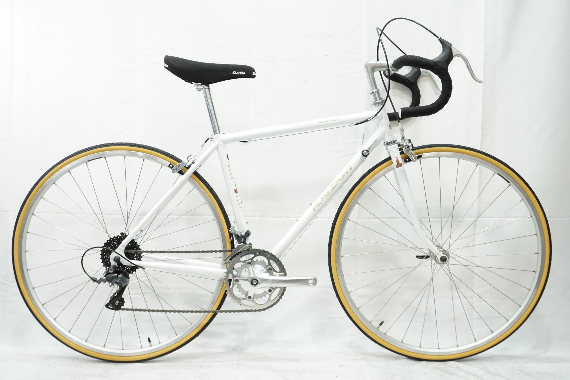 【即乘】送料無料 RALEIGH ロードバイクCLUB-TACE 16速 RALEIGH 「ラレー」 CLR CLUB RACE 2025年モデル ロードバイク / 大宮