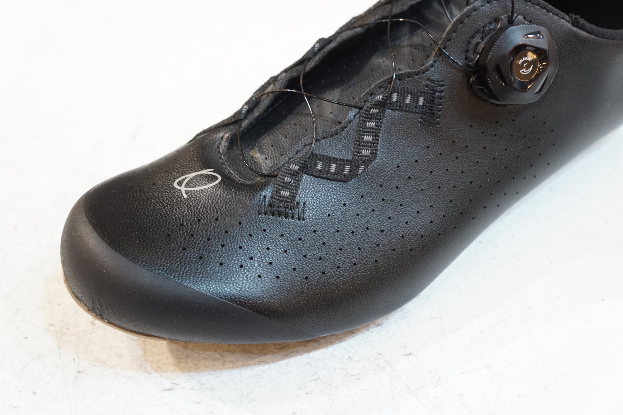 QUOC 「クオック」 ESCAPE ROAD EU43 シューズ / バイチャリ浦和ベース