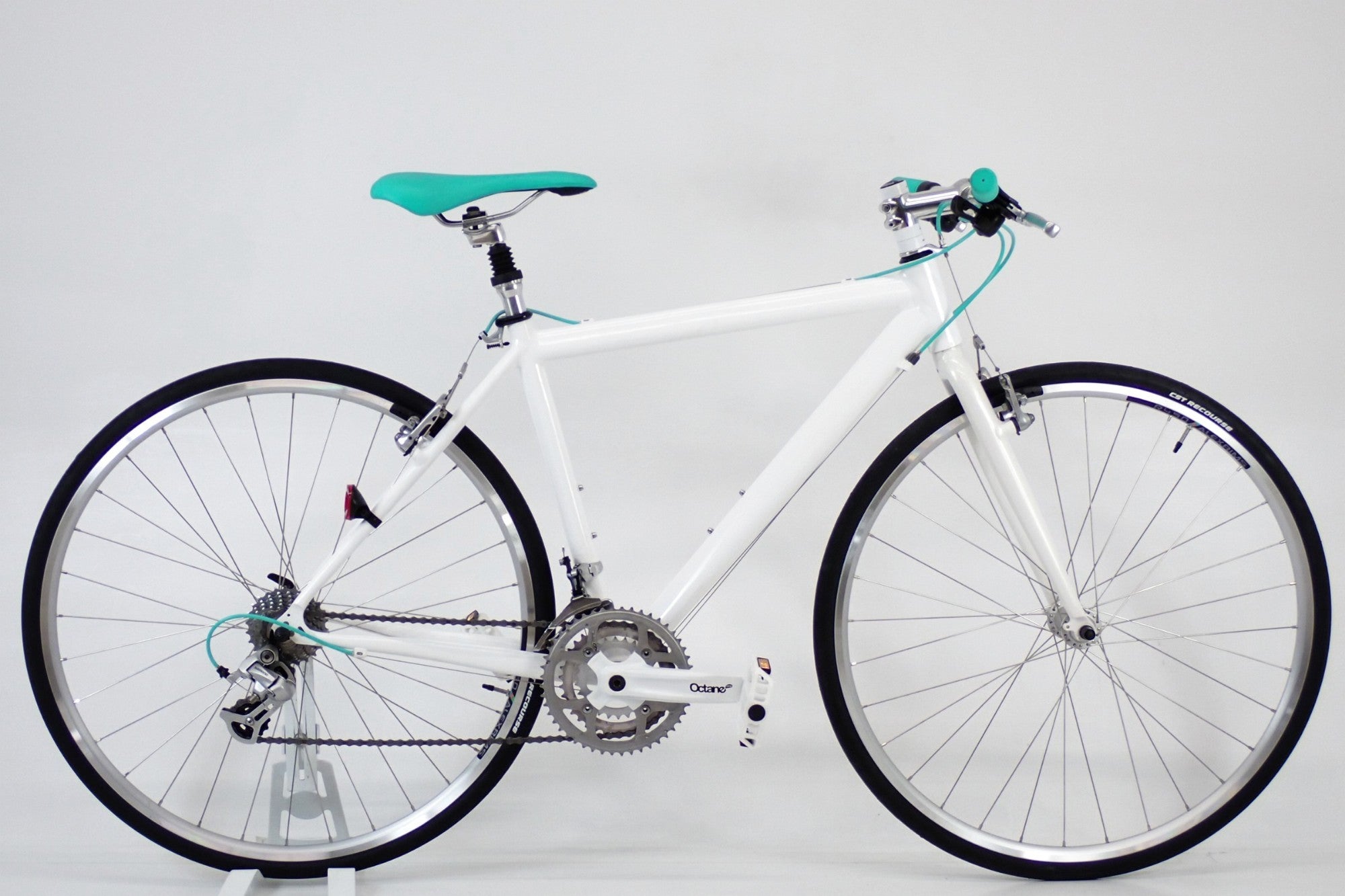 クロスバイク新品白色タイヤサービス大阪市引き取り限定 ブランド不明 モデル不明 年式不明 クロスバイク / 伊勢崎店