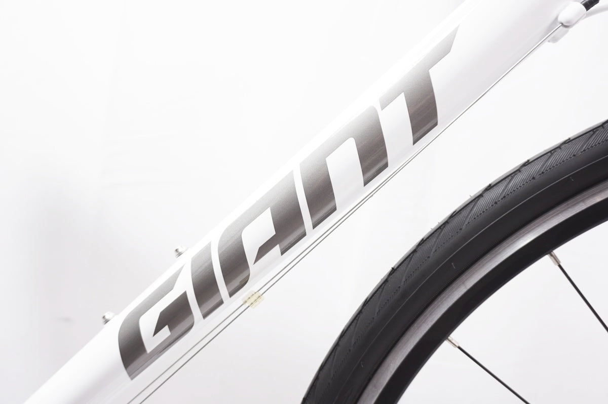 GIANT 「ジャイアント」 ESCAPE R3 2021年モデル クロスバイク / バイチャリ世田谷店