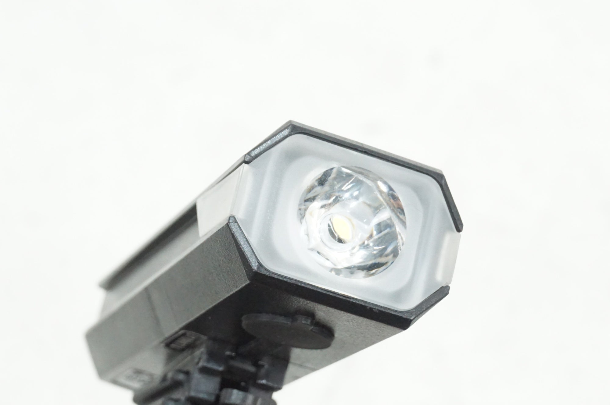 CATEYE 「キャットアイ」 AMPP300 フロントライト / 大宮店