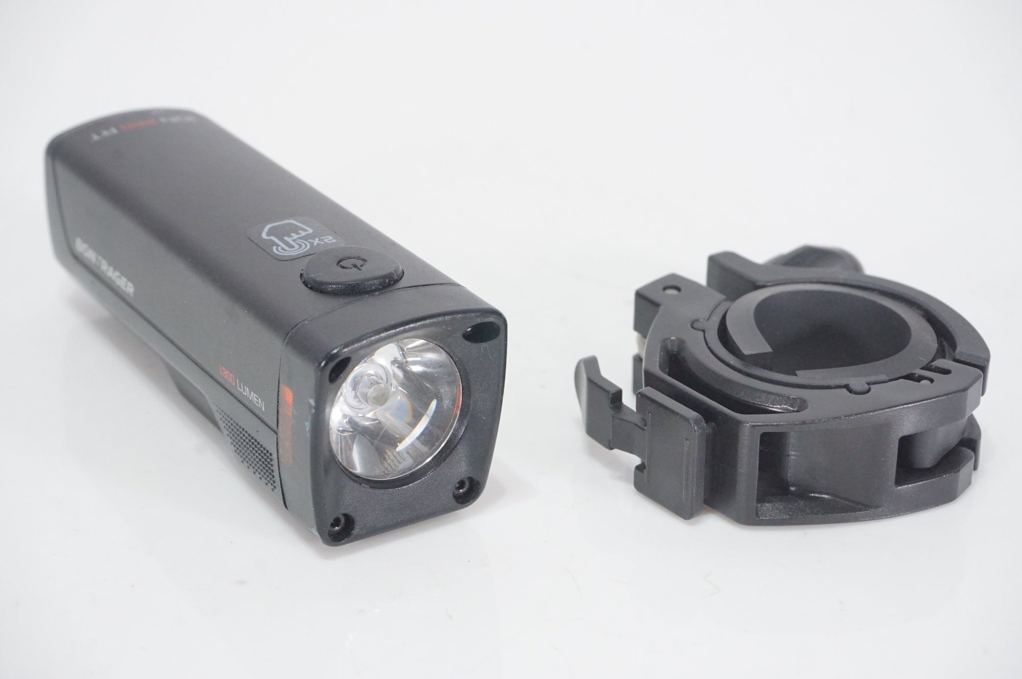 BONTRAGER ION PRO RT 自転車用ライト Bontrager Ion Pro RT Front Bike Light - Fitness & Billiards