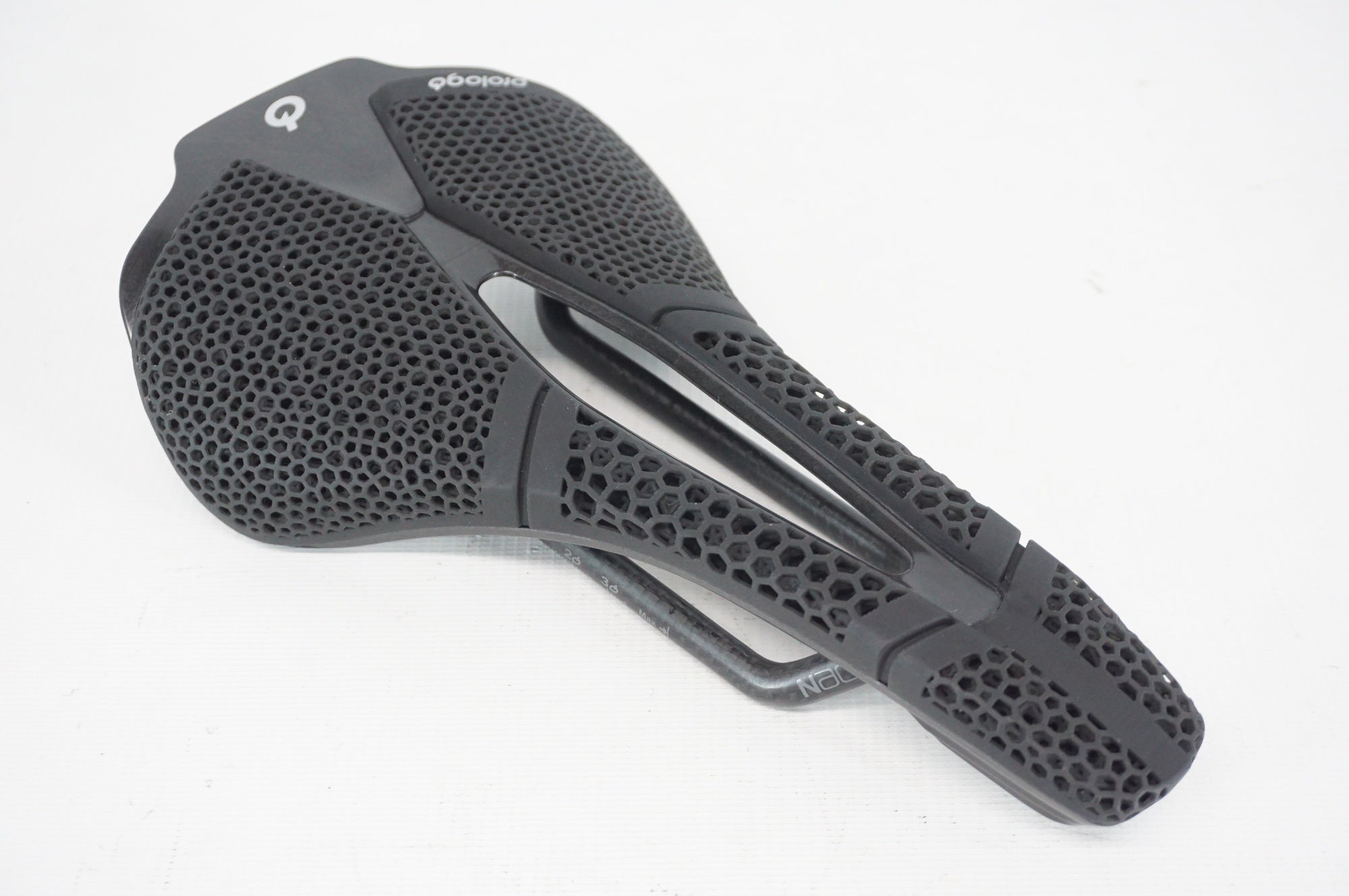 PROLOGO 「プロロゴ」 SCRATCH M5 PAS 3DMSS TIROX サドル / 阪急塚口