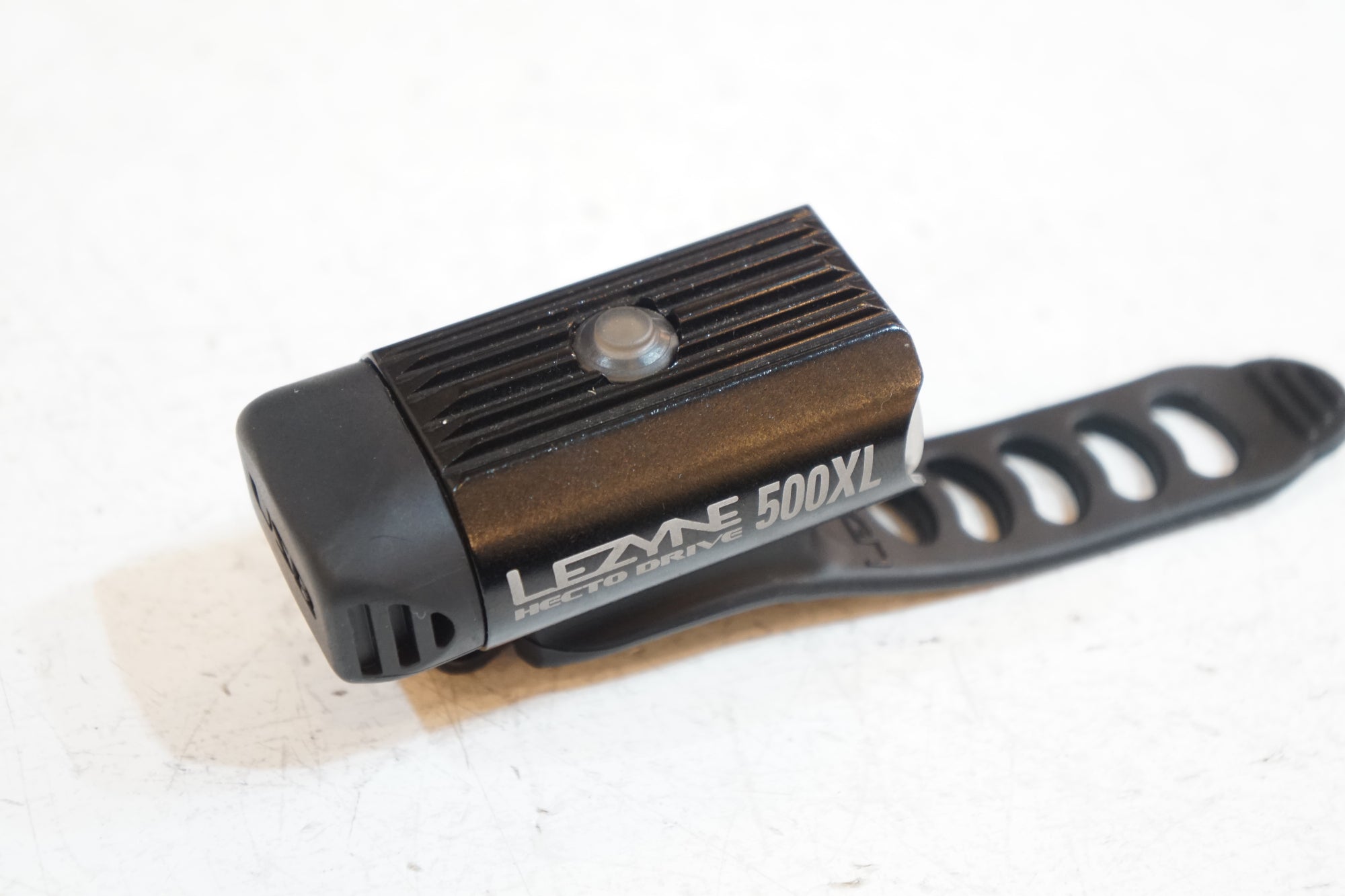 LEZYNE 「レザイン」 500XL フロントライト / バイチャリ浦和ベース