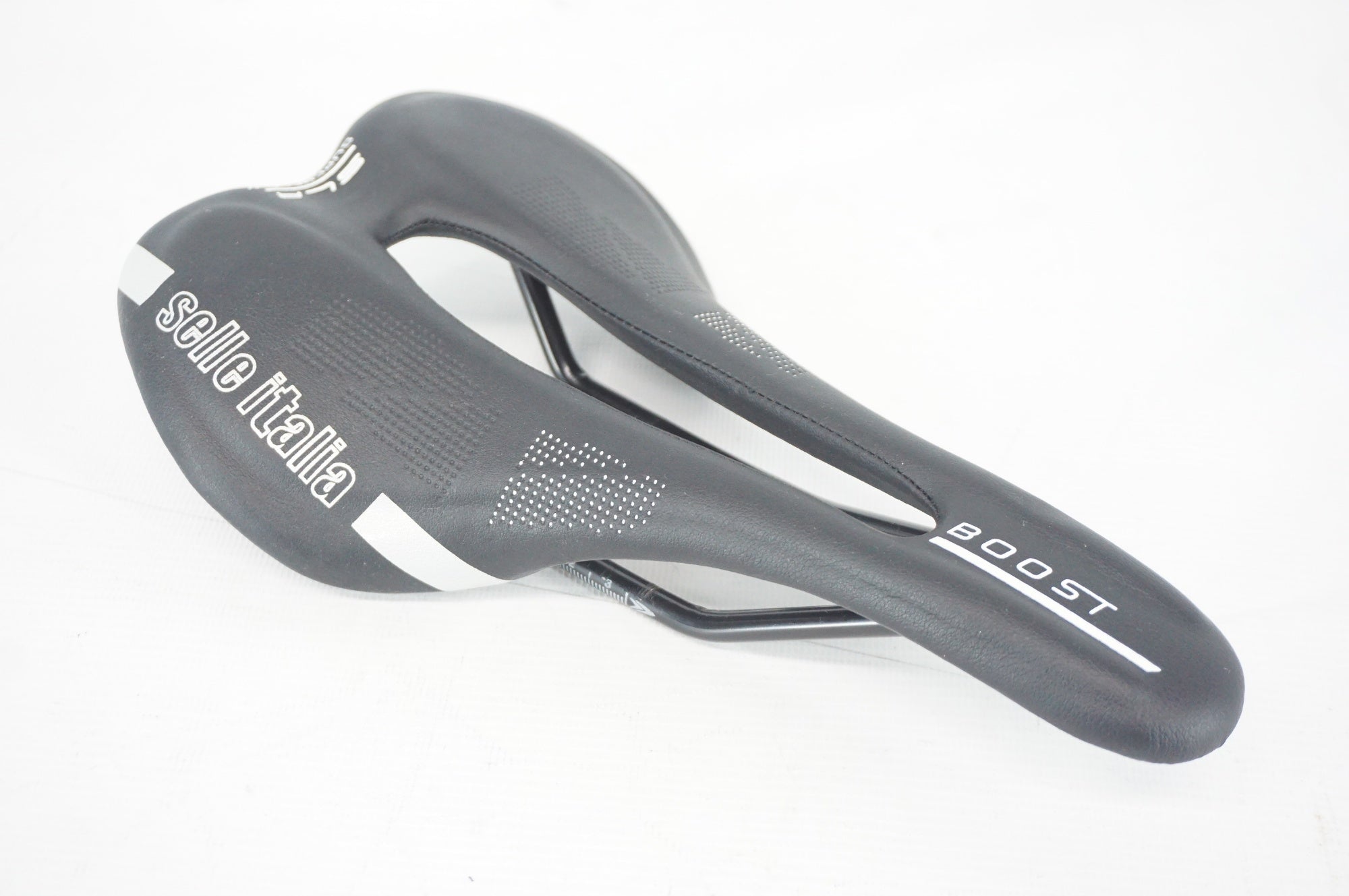 SELLE ITALIA 「セライタリア」 SLR BOOST サドル / 阪急塚口店