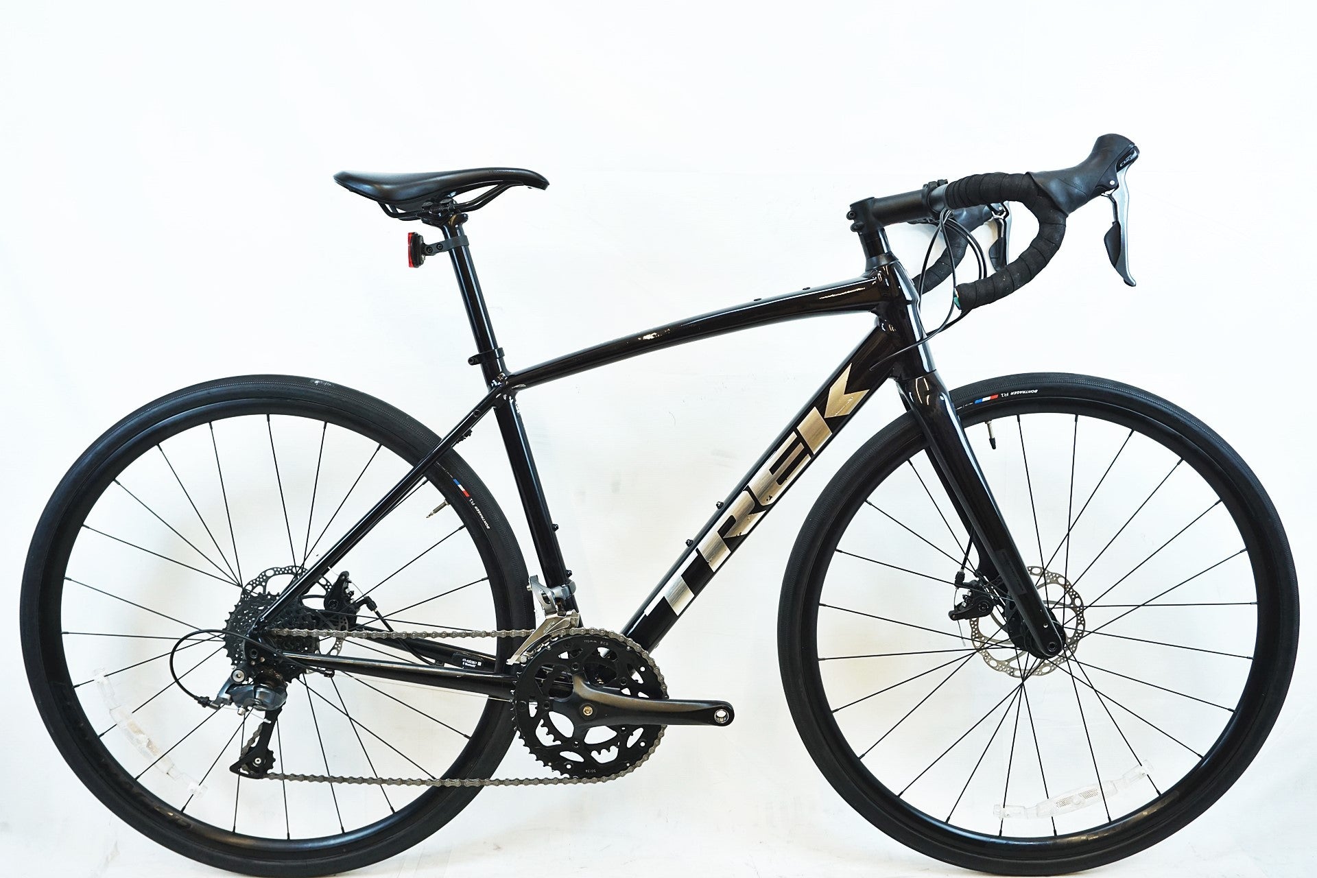 若者に人気のブランド DOMANE 「トレック」 TREK AL2 ロードバイク 2023年モデル DISC 自転車本体