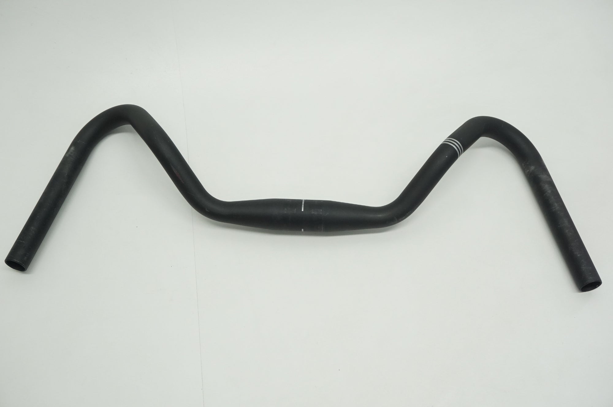 VENO 「ヴェノ」 メトロポイント φ31.8 550mm ハンドルバー / 福岡店