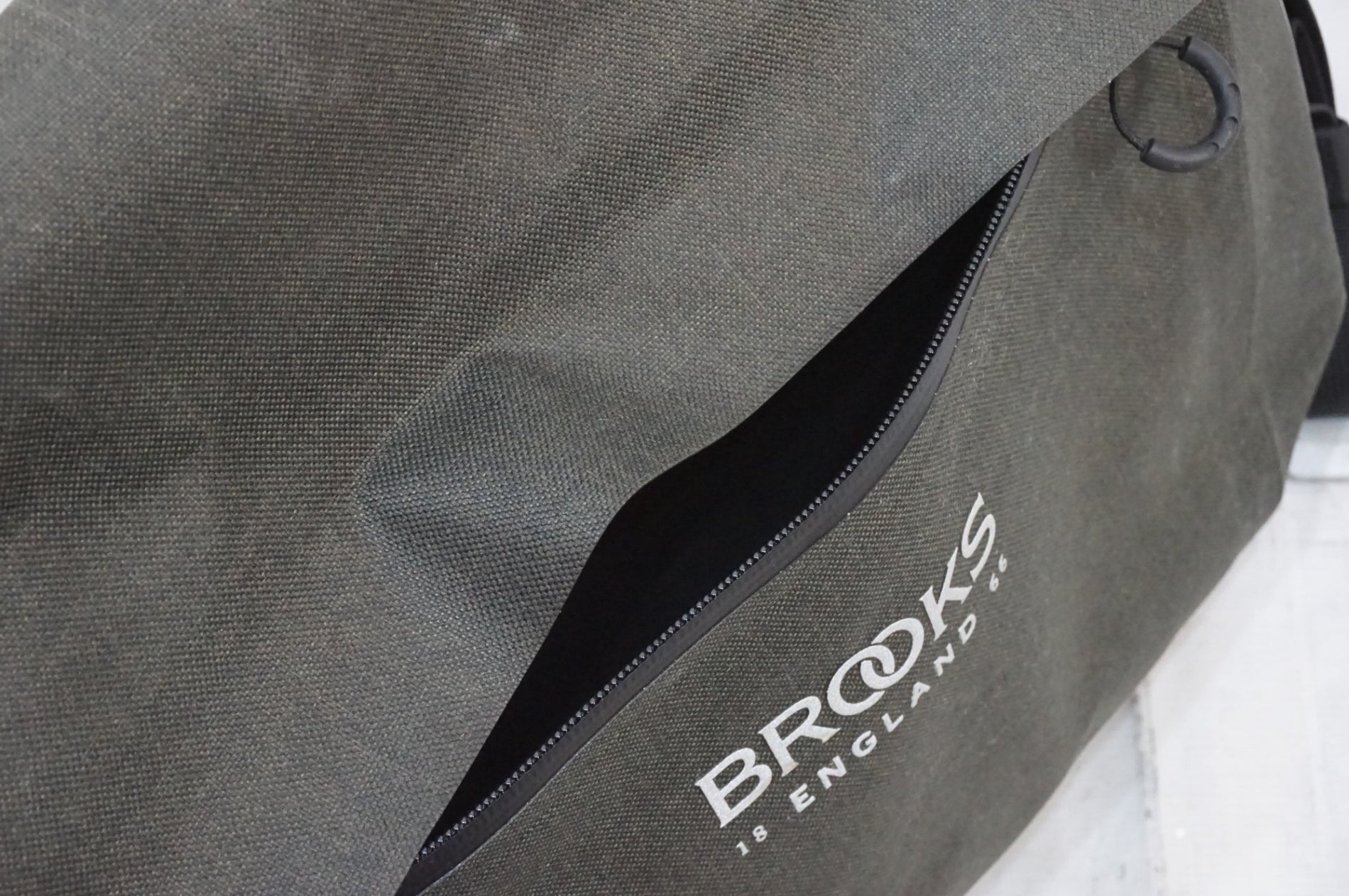 BROOKS 「ブルックス」 SCAPE PANNIER 18L-22L パニアバッグ / バイチャリ浦和ベース