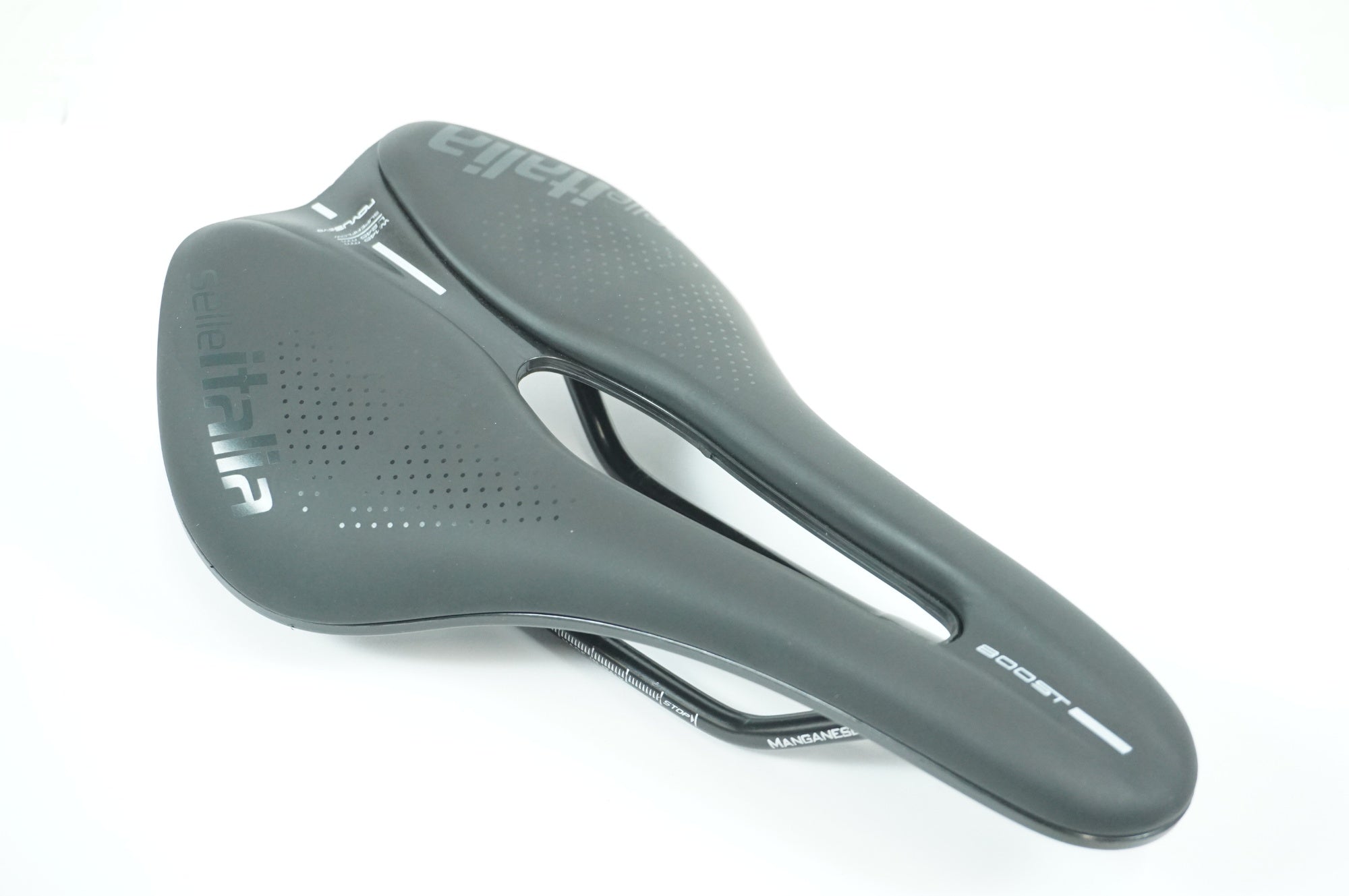 SELLE ITALIA 「セライタリア」 NOVUS BOOST EVO SUPERFLOW サドル