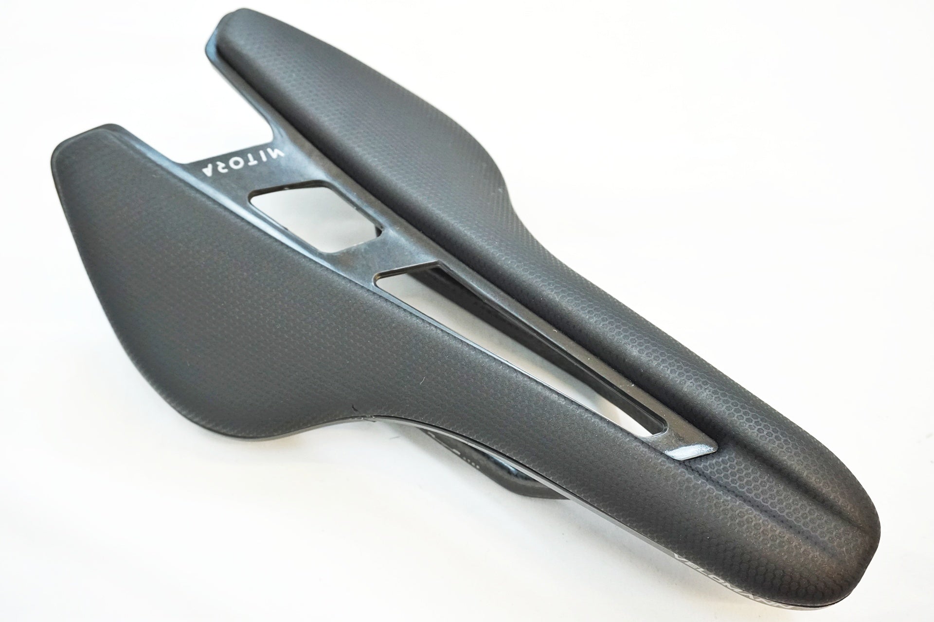 VELOMANN 「ヴェロマーン」 MITORA139 サドル / 有明ガーデン店