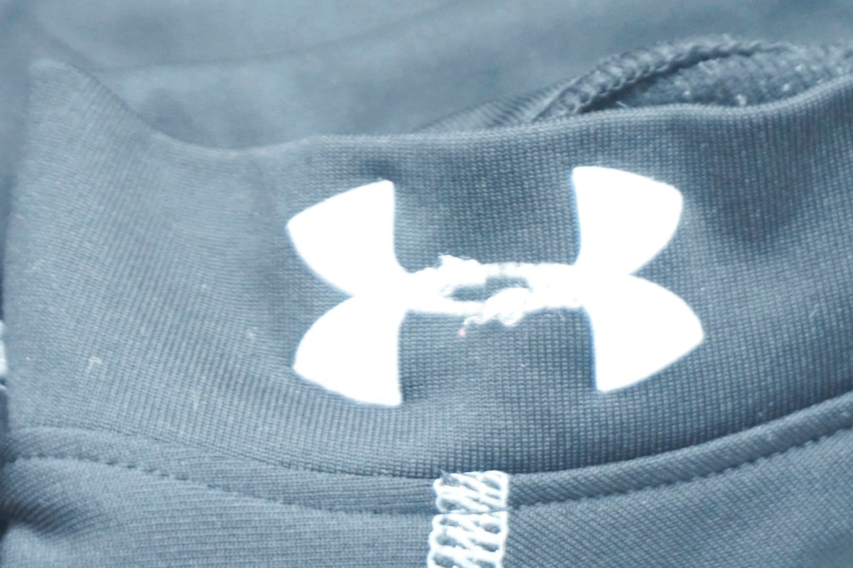 UNDER ARMOR 「アンダーアーマー」 Mサイズ 長袖インナーシャツ / 大阪門真店