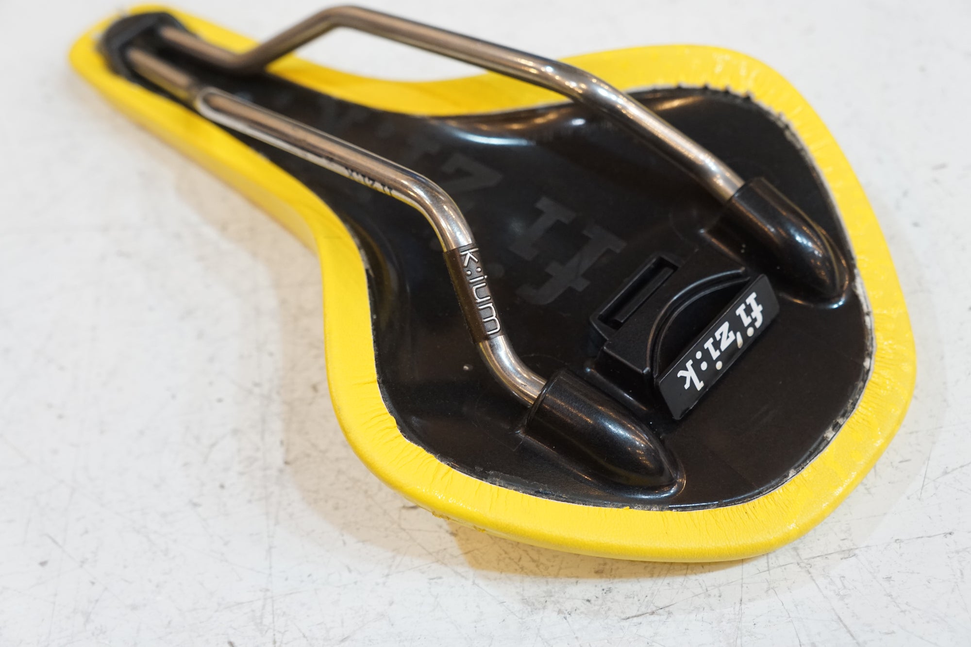 FIZIK 「フィジーク」 ANTARES VS TEST サドル / バイチャリ浦和ベース