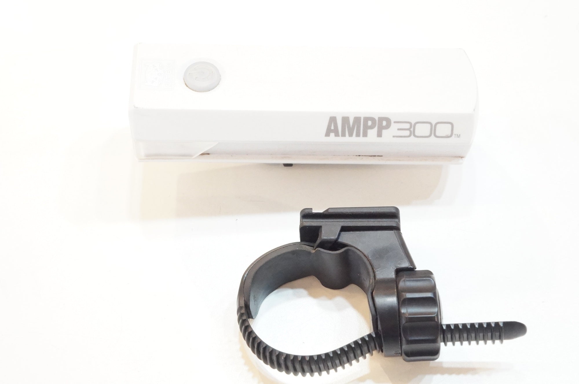 CATEYE 「キャットアイ」 AMPP300 フロントライト / 浦和ベース