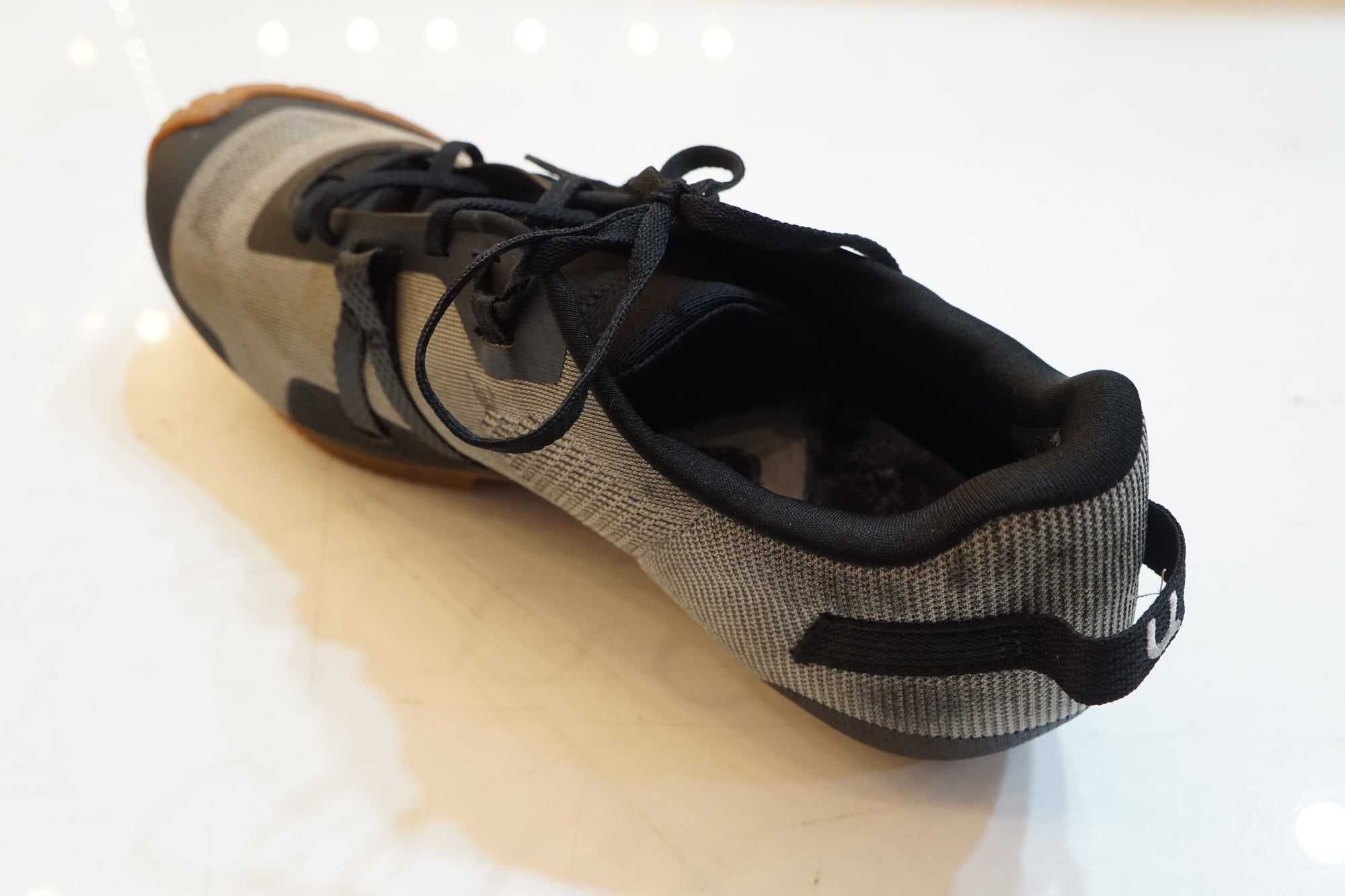 UDOG 「ユードッグ」 DISTANZA Ash Grey 28.9cmシューズ / バイチャリ浦和ベース