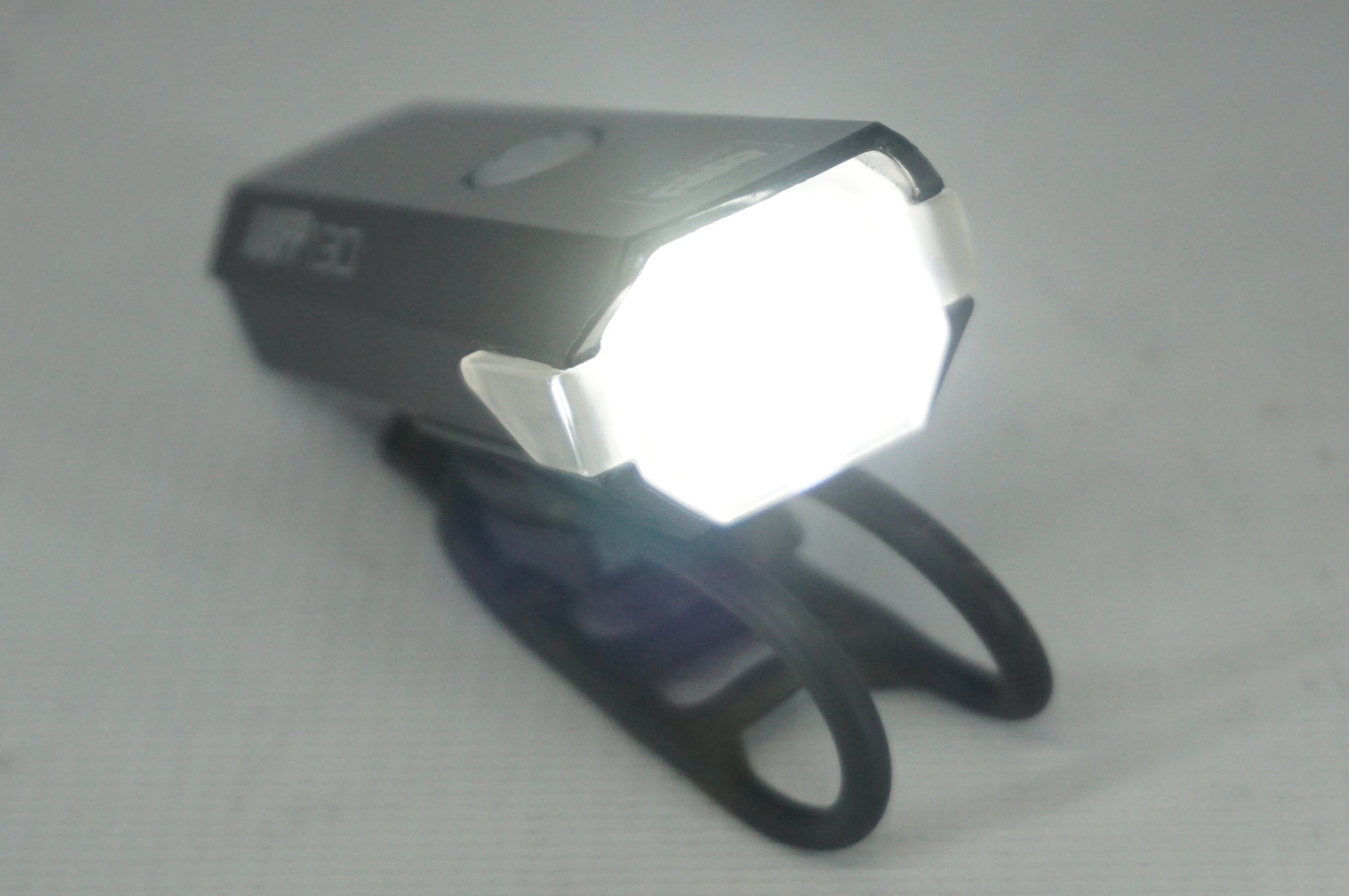 CATEYE 「キャットアイ」 AMPP130 フロントライト / 阪急塚口店