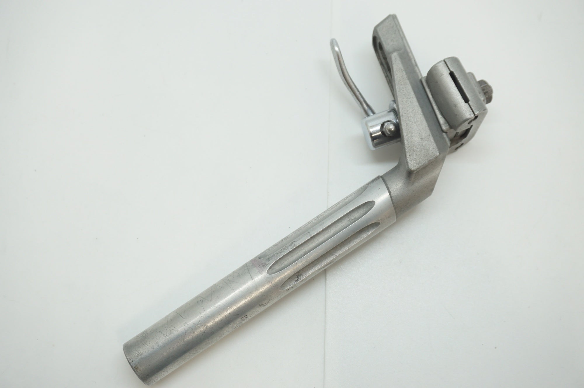 SAKAE 「サカエ」 MTE100 φ27.0 200mm シートポスト / 福岡店