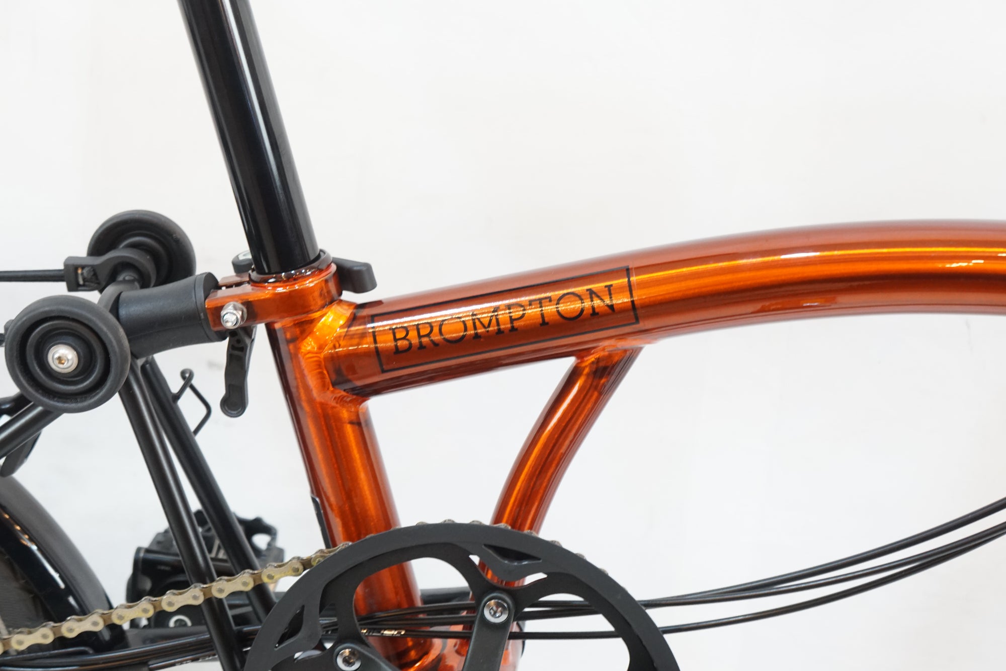 BROMPTON 「ブロンプトン」 CLINE EXPLORE WITH RACK MID BAR 2023年モデル 16インチ 折りたたみ自転車 / バイチャリ浦和ベース