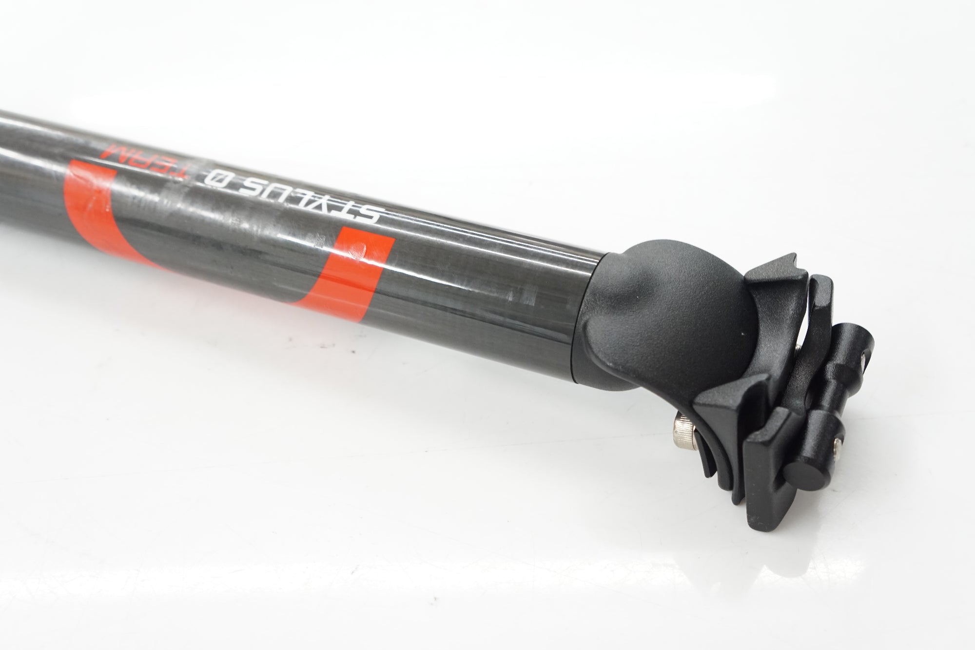 3T 「スリーティー」 STYLUS 0 TEAM φ31.6 335mm シートポスト / バイチャリ浦和ベース