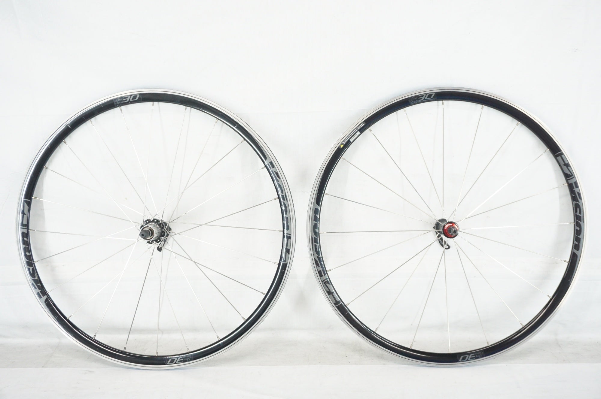 VISION 「ヴィジョン」 TEAM 30 DISC SHIMANO11速 ホイールセット　 VISION 「ヴィジョン」 T30 シマノ9-11速 ホイールセット / 阪急塚口店