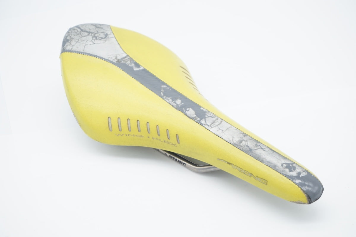【未使用】Fizik Arione wing flex カーボンサドル イタリア FIZIK 「フィジーク」ARIONE WING FLEX サドル / 滋賀大津店