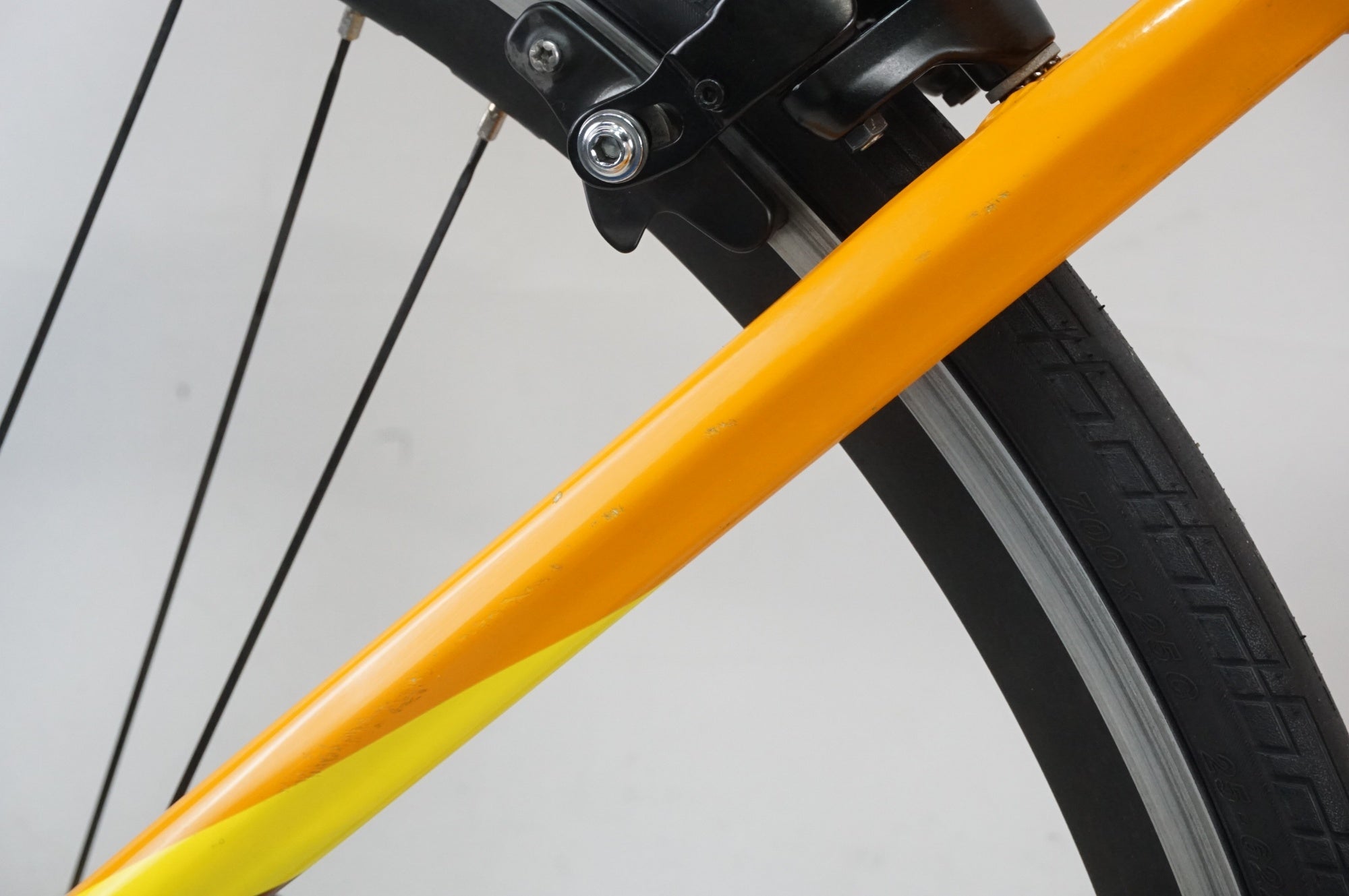 MOMENTUM 「モーメンタム」 IWANT 2.4 2014年モデル カスタム ロードバイク / 大宮店