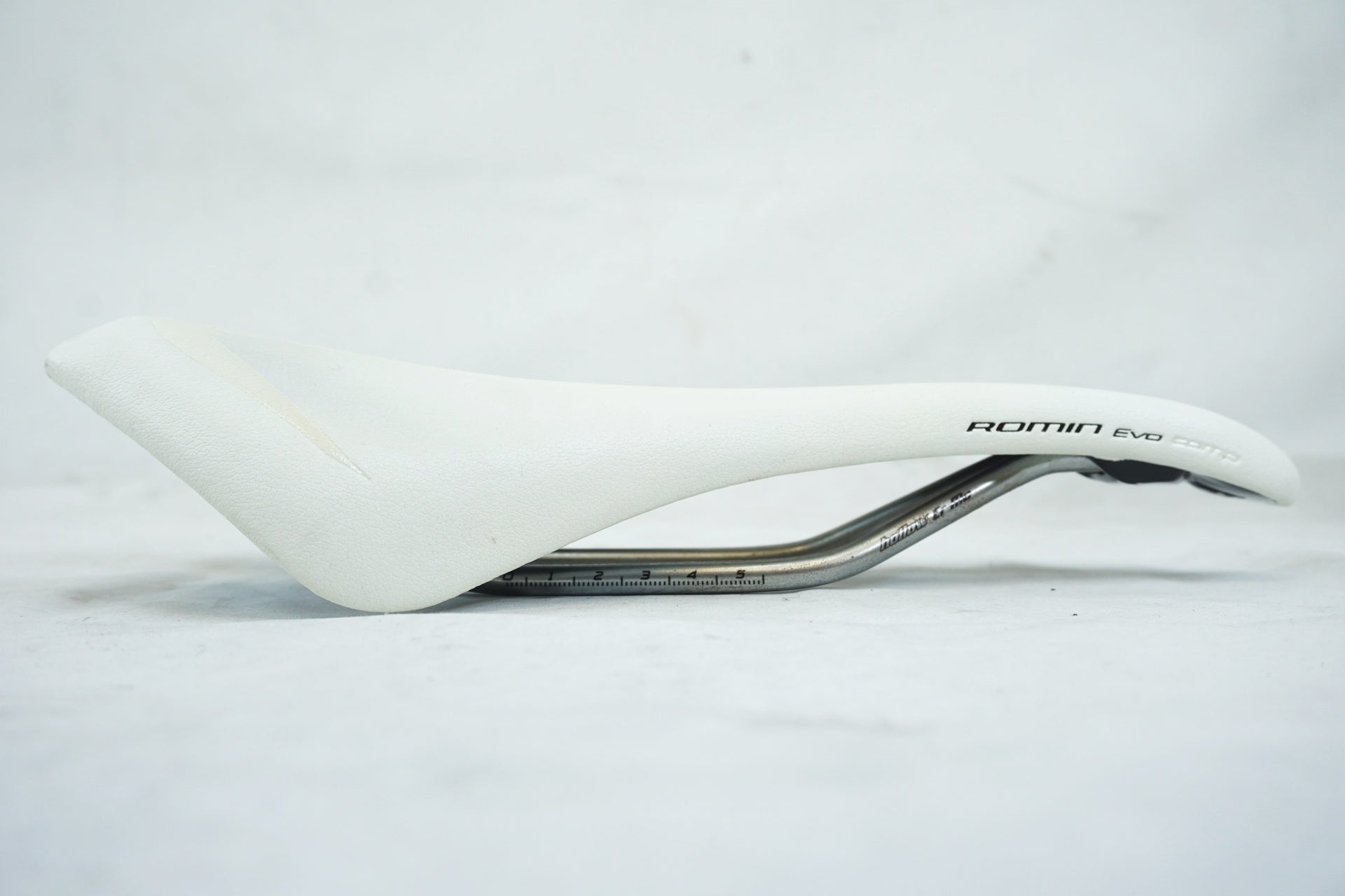SPECIALIZED 「スペシャライズド」 ROMIN EVO COMP サドル / 有明ガーデン店