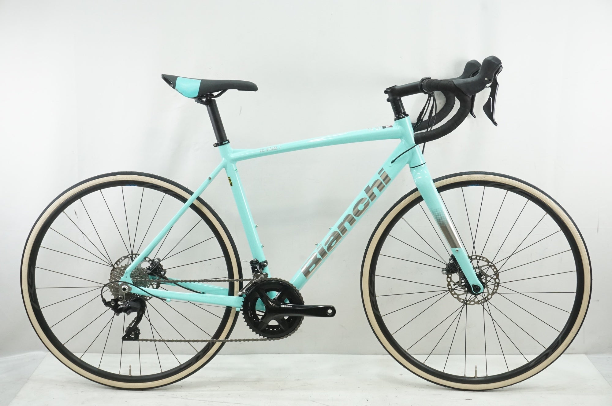 ビアンキ Nirone 7 ロードバイク　カーボンフォーク 整備完了 配達可能 BIANCHI 「ビアンキ」 VIA NIRONE 7 DISC 105 2025年モデル ロード