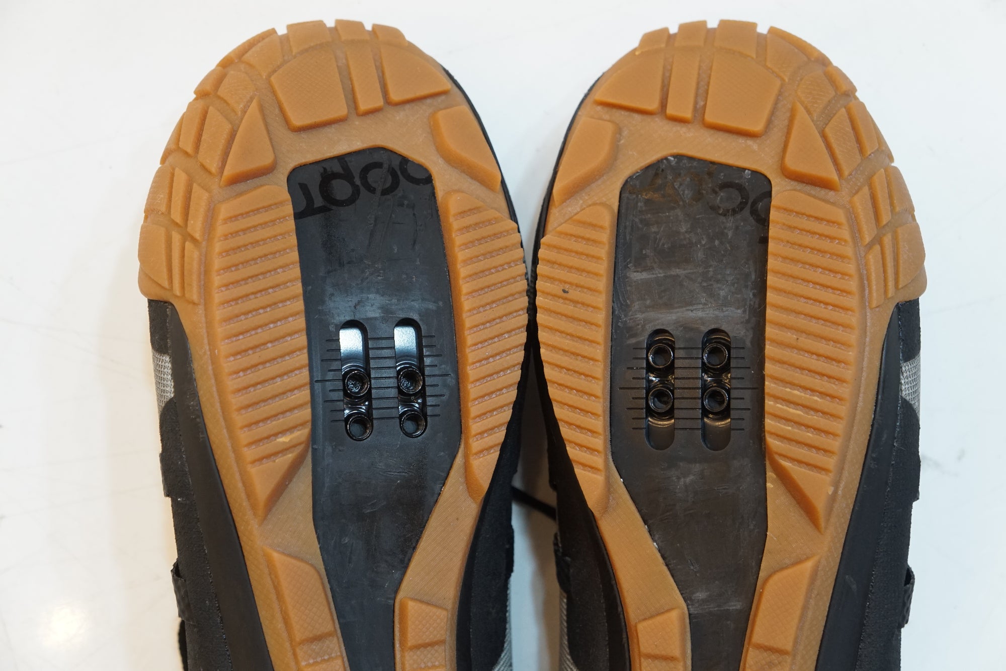 UDOG 「ユードッグ」 DISTANZA Ash Grey 28.9cmシューズ / バイチャリ浦和ベース