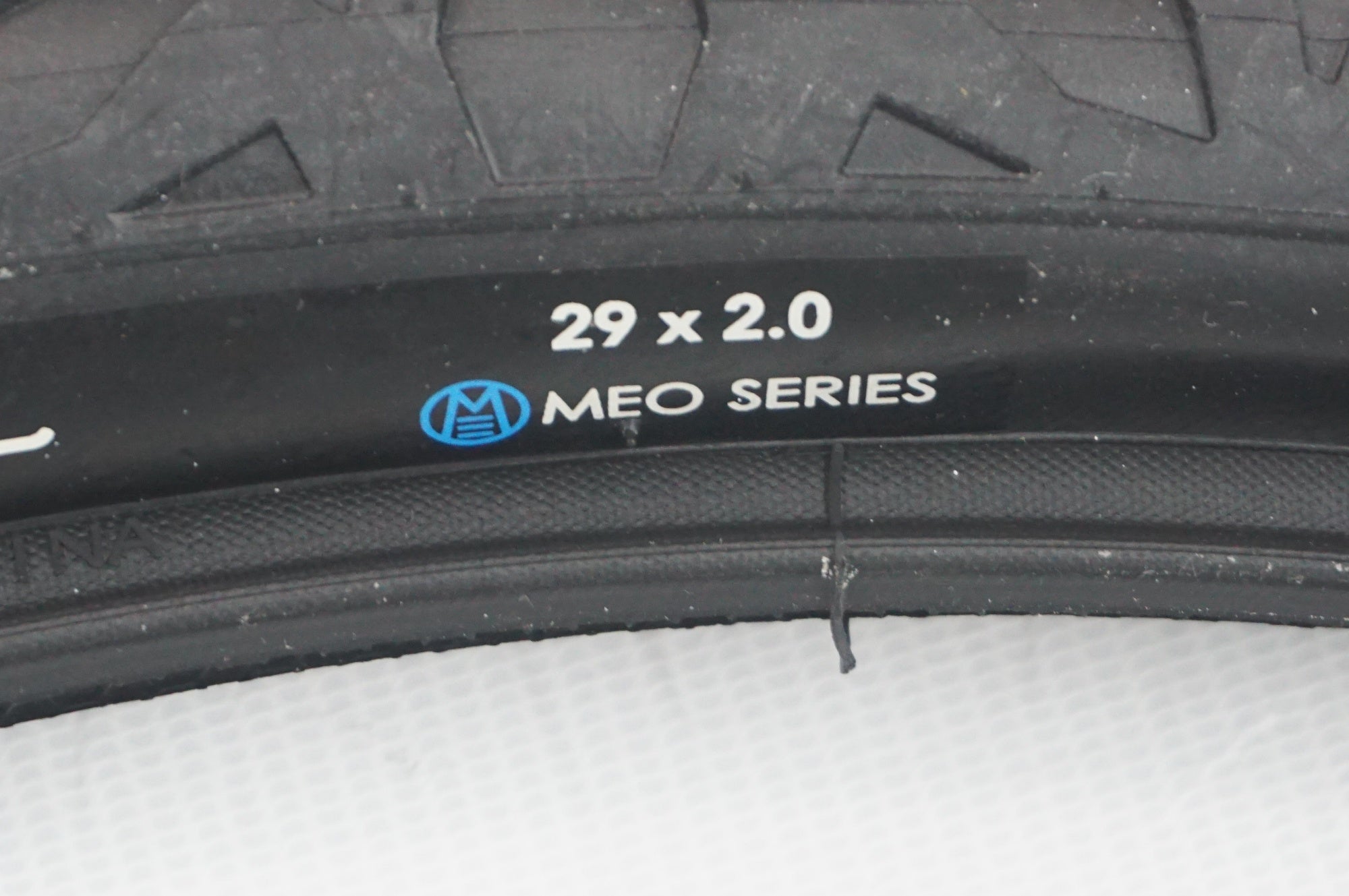 SERFAS 「サーファス」 DRIFTER MEO CITY 29x2.00 タイヤセット / 阪急塚口店