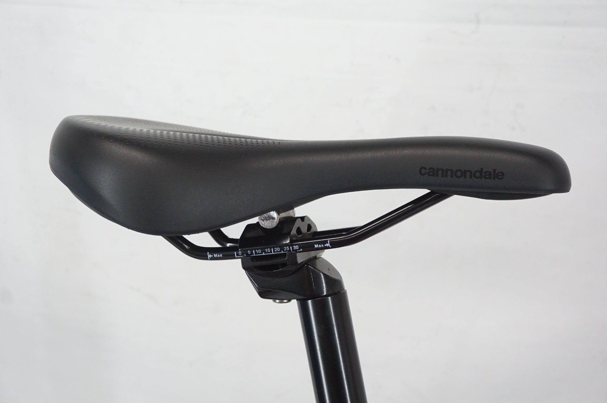 CANNONDALE 「キャノンデール」 QUICK DISC4 2022年モデル クロスバイク / 阪急塚口店