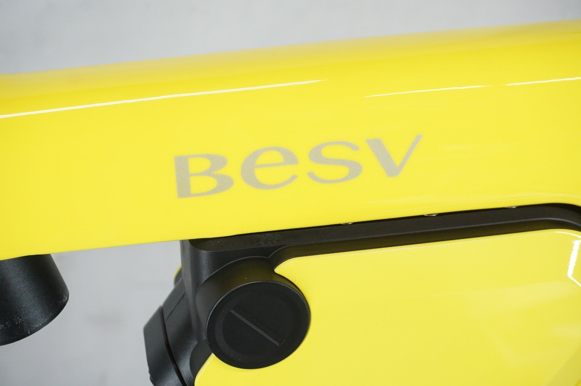 BESV 「べスビー」 PSA1 MAISON BESV TAKERU AMANO Venus 2025年モデル 20インチ 電動アシスト自転車 / 阪急塚口店
