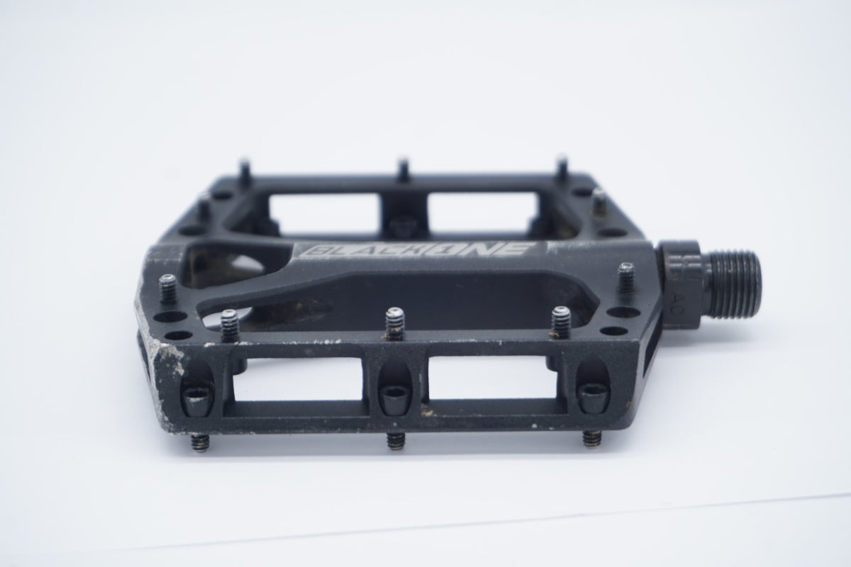 REVERSE COMPONENTS 「リバースコンポーネンツ」 BLACK ONE ペダル / 滋賀大津店