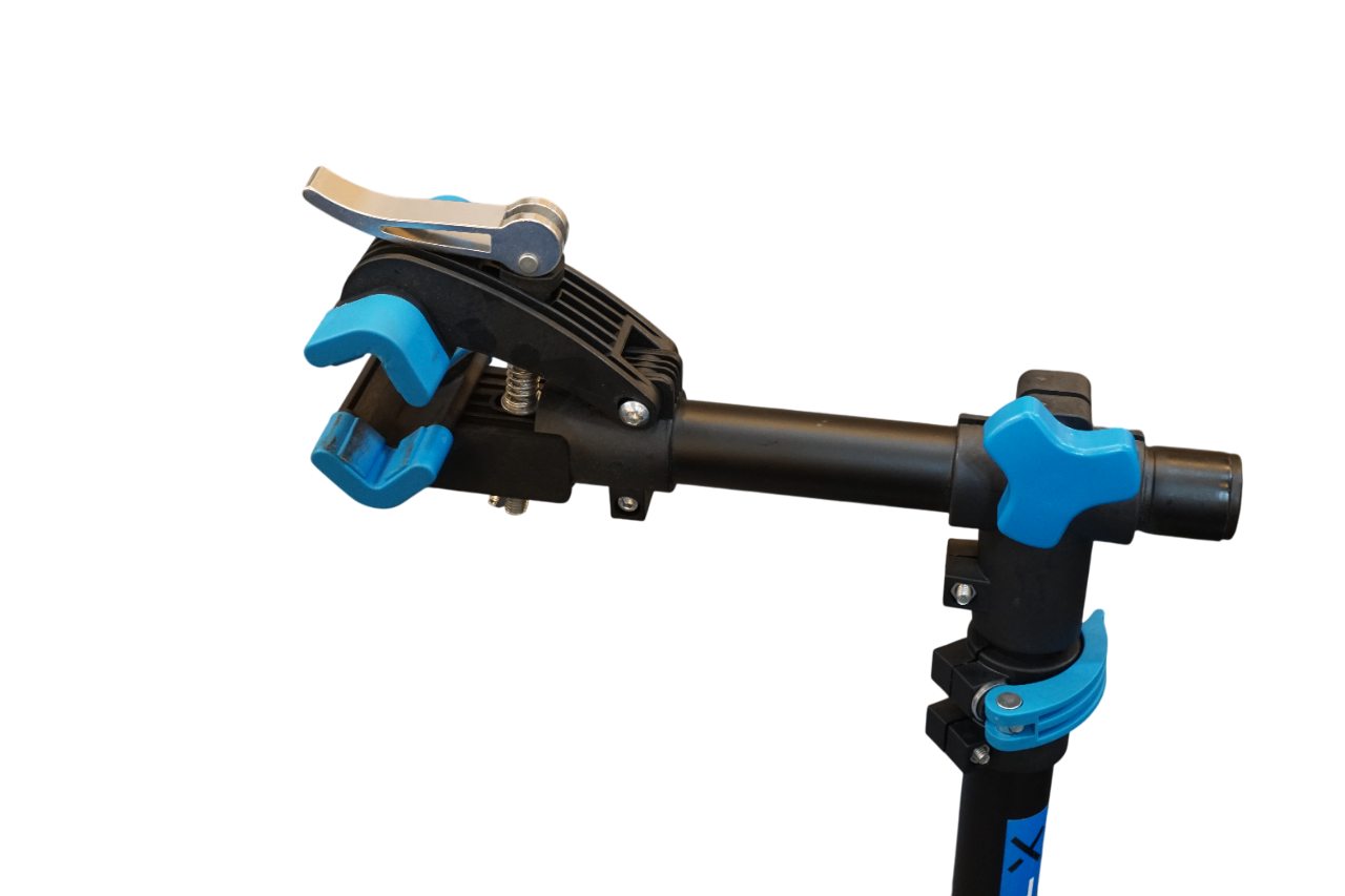 X-TOOLS 「エックスツールズ」 メンテナンススタンド / バイチャリ浦和ベース